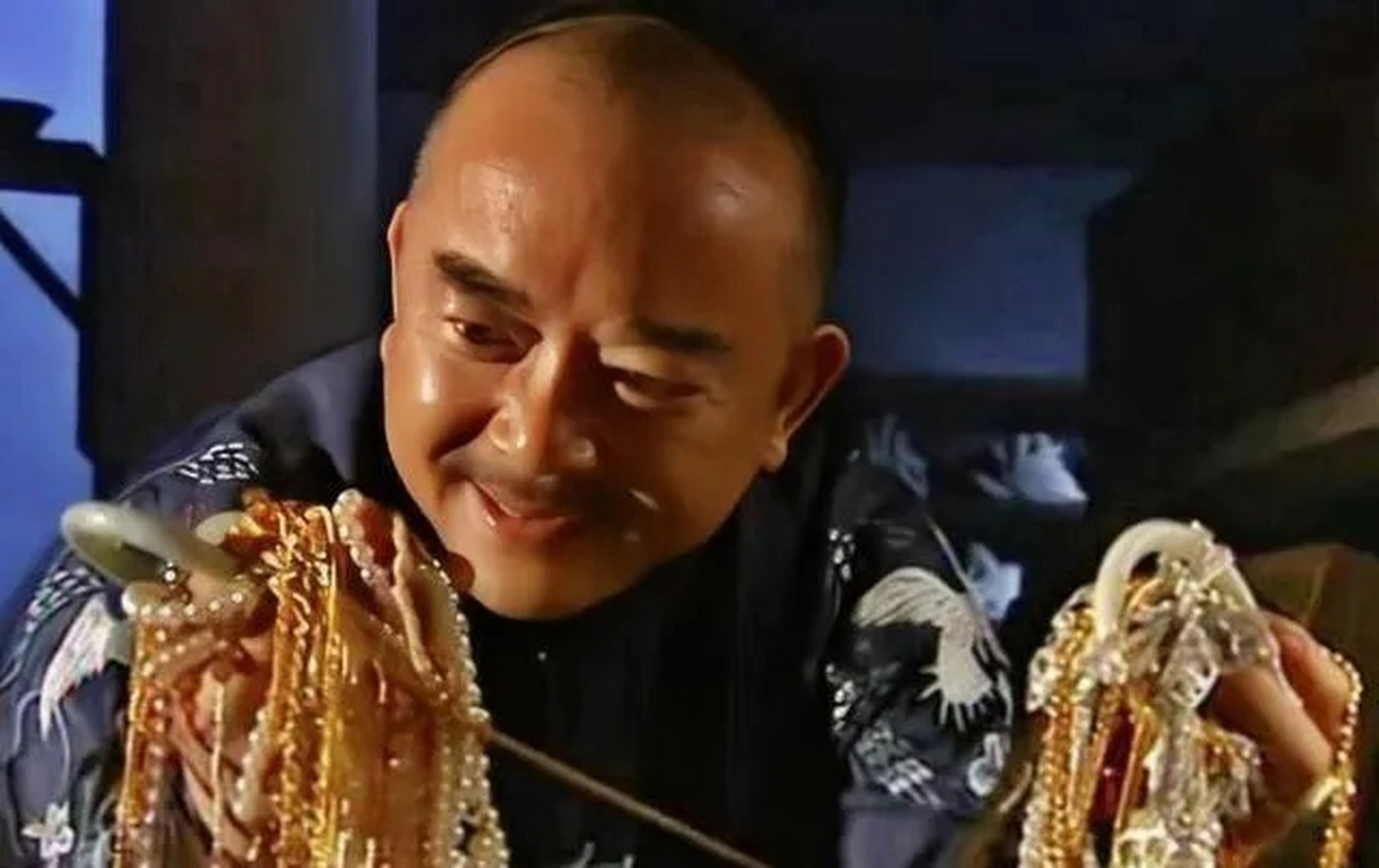 和珅说了一句话,嘉庆长叹一声,哑口无言,最终赐和珅狱中自尽.