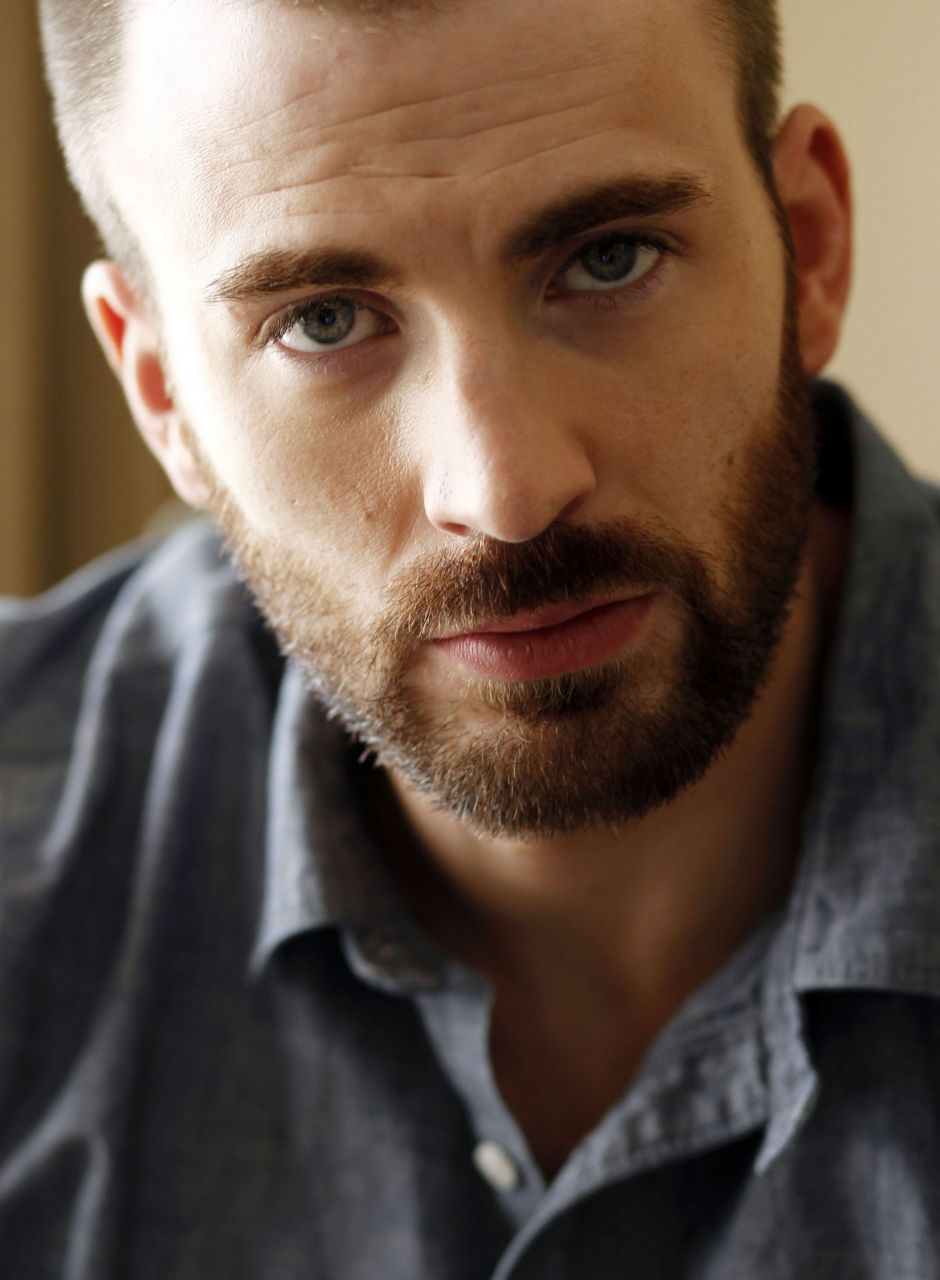 chris evans 美队镜头特写生图