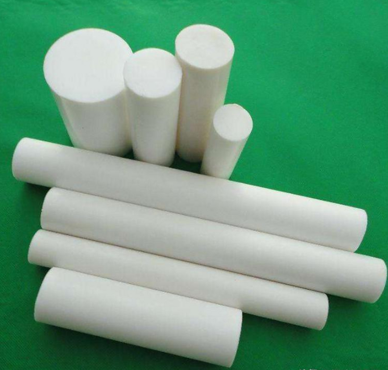 特氟龙是目前世界上最滑也是最强悍的塑料王,我们平时生活中所用的不