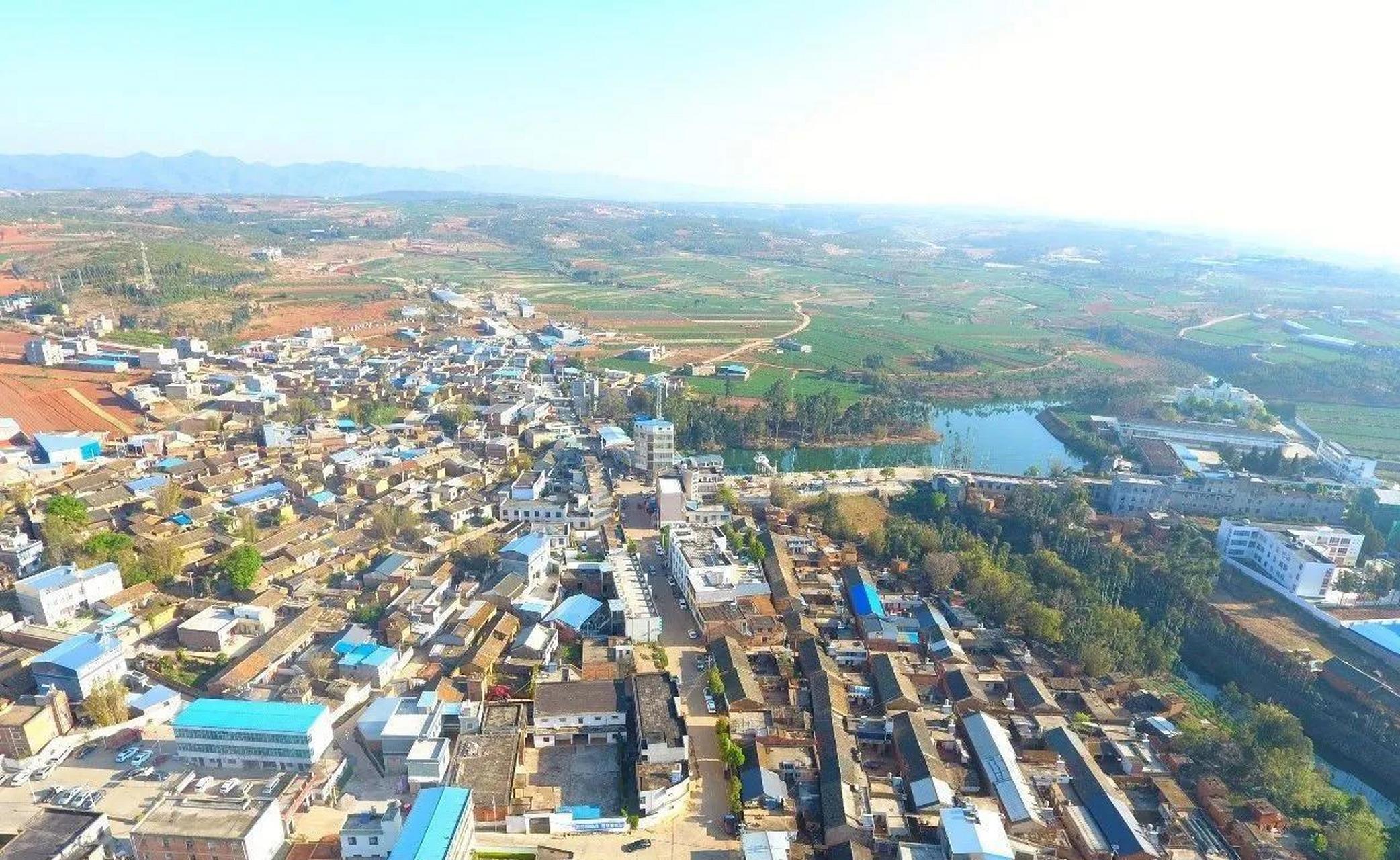 陆良坝子位于云南省曲靖市,是云南省第一大平坝,面积约772平方公里