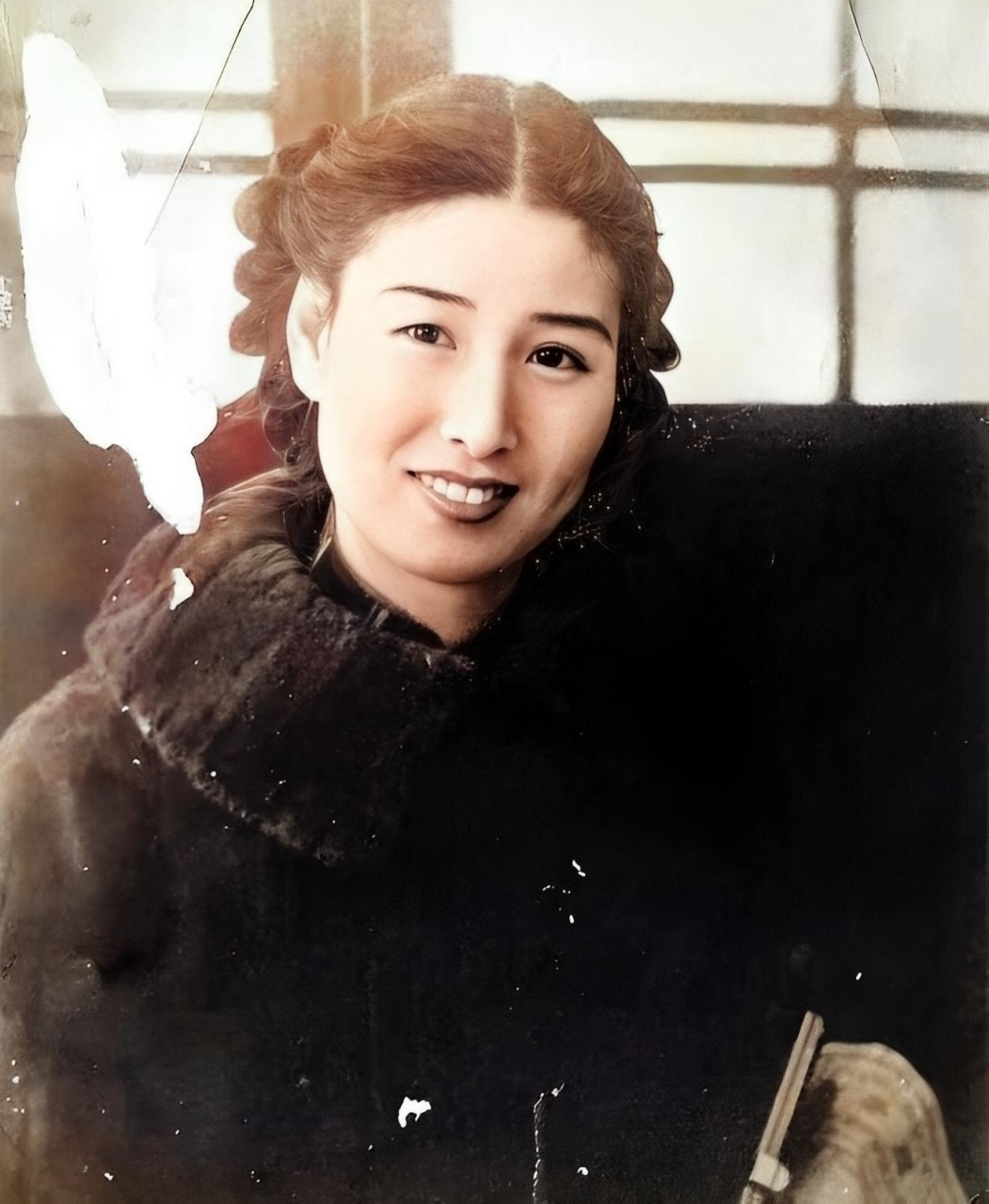 "郑苹如撒娇地对丁默邙说.