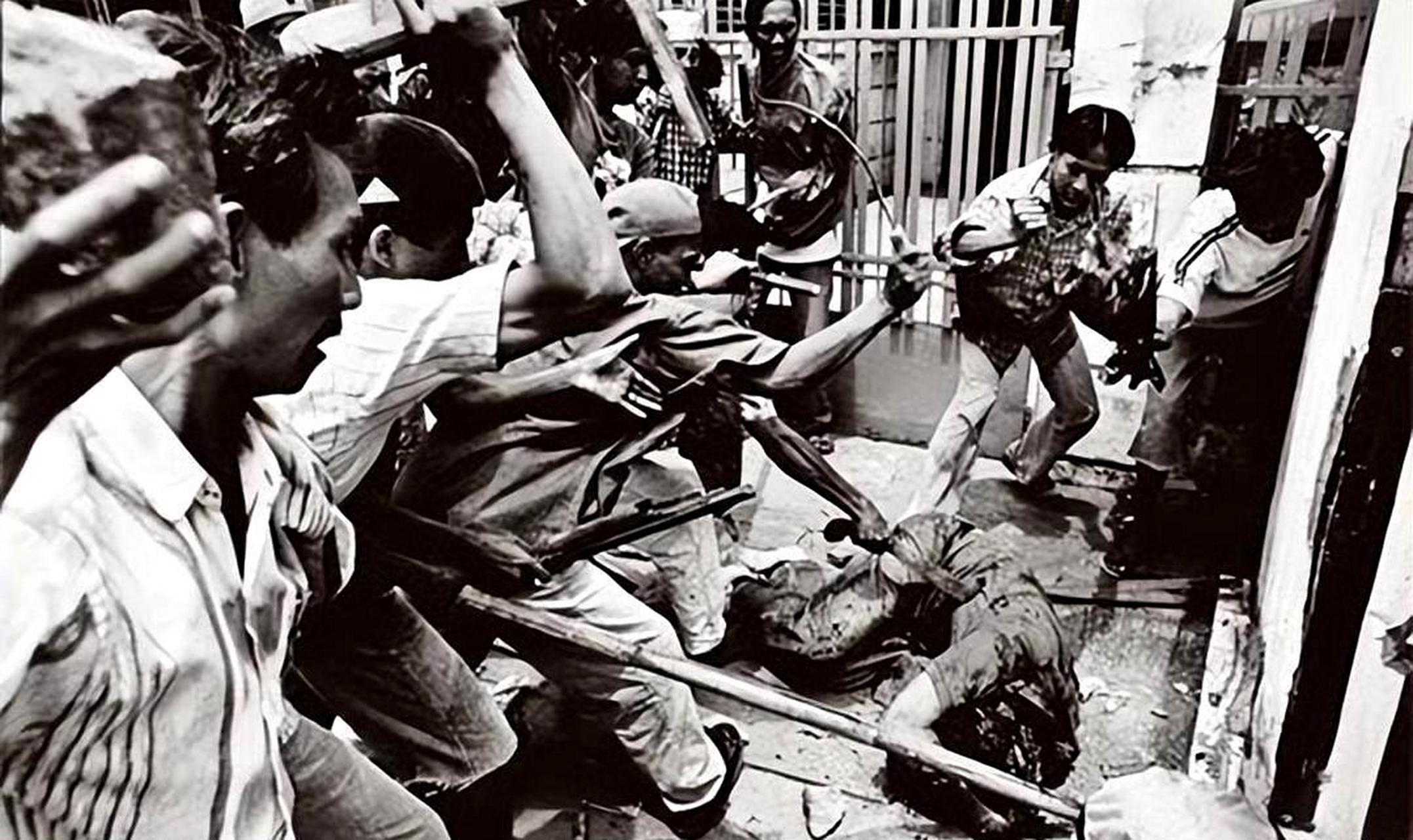 1965年,印尼华人在街头被残忍屠杀,令人痛心!