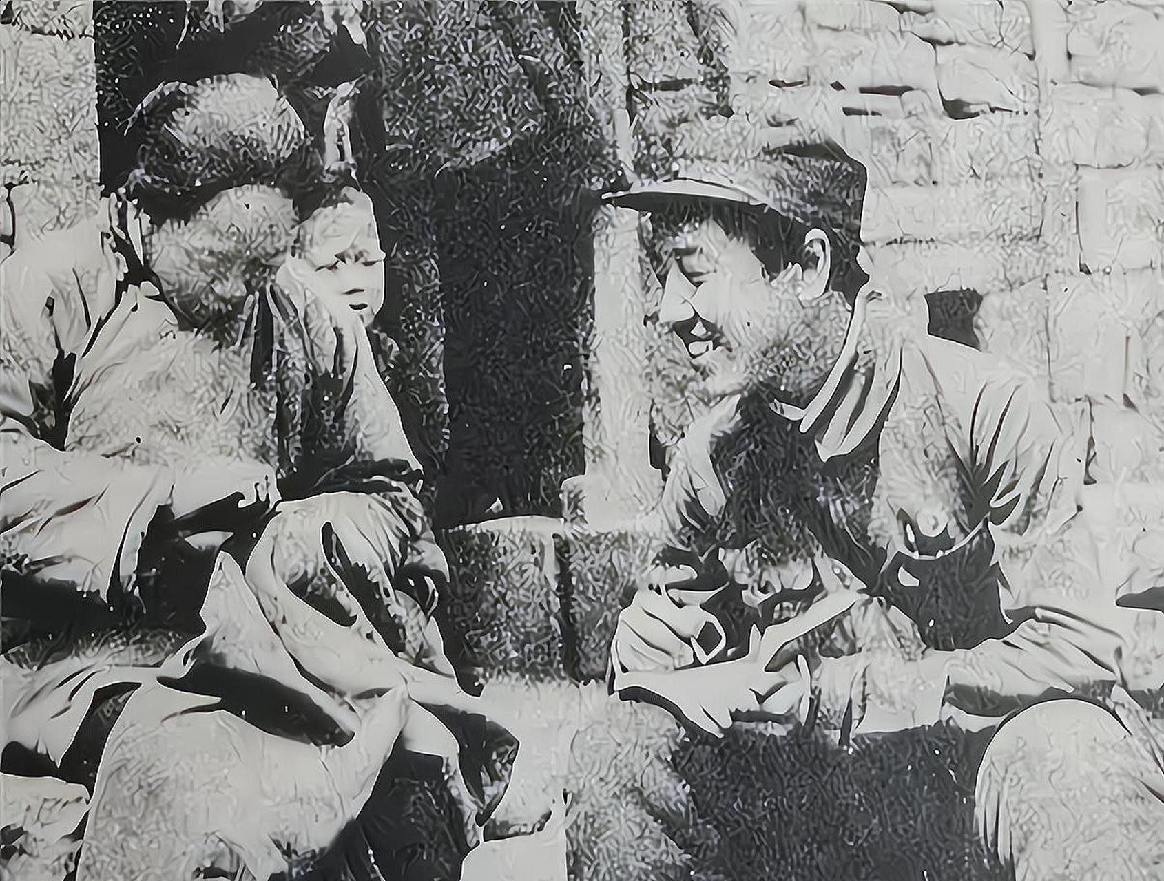 "  王启华吓得浑身发抖, 只好装作没听见,加快了脚步.