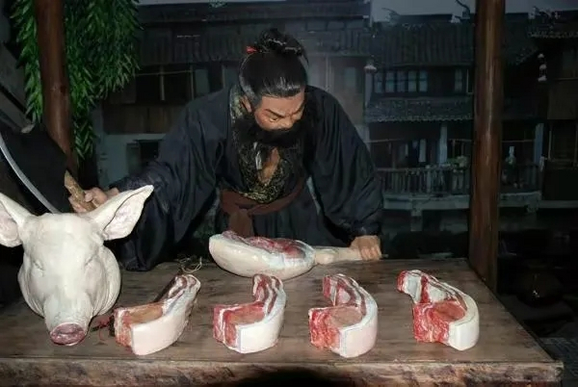 那日,张飞回到肉铺,问媳妇:"肉呢,哪去了?