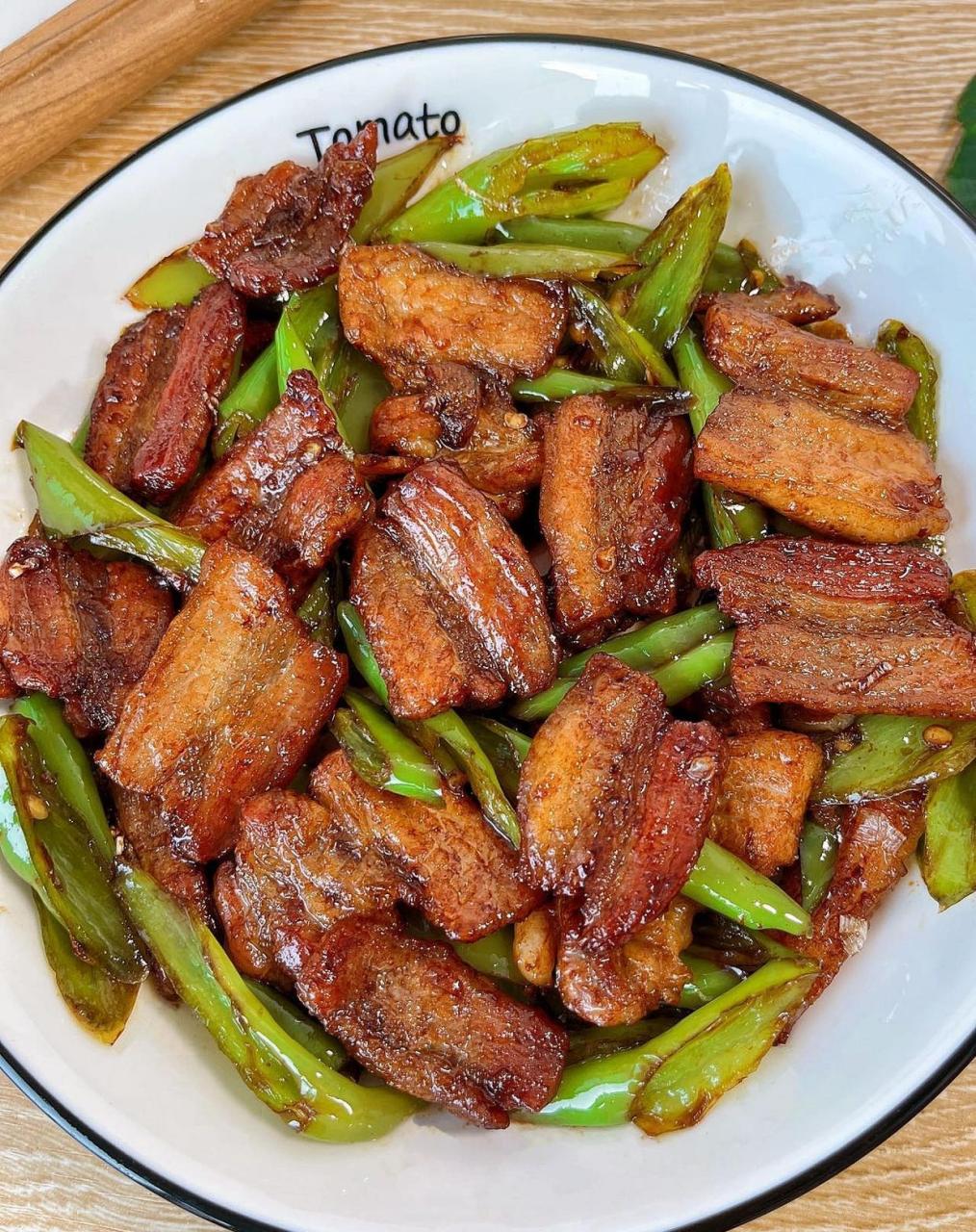 辣椒炒五花肉的做法!  #奇趣美食嘉年华