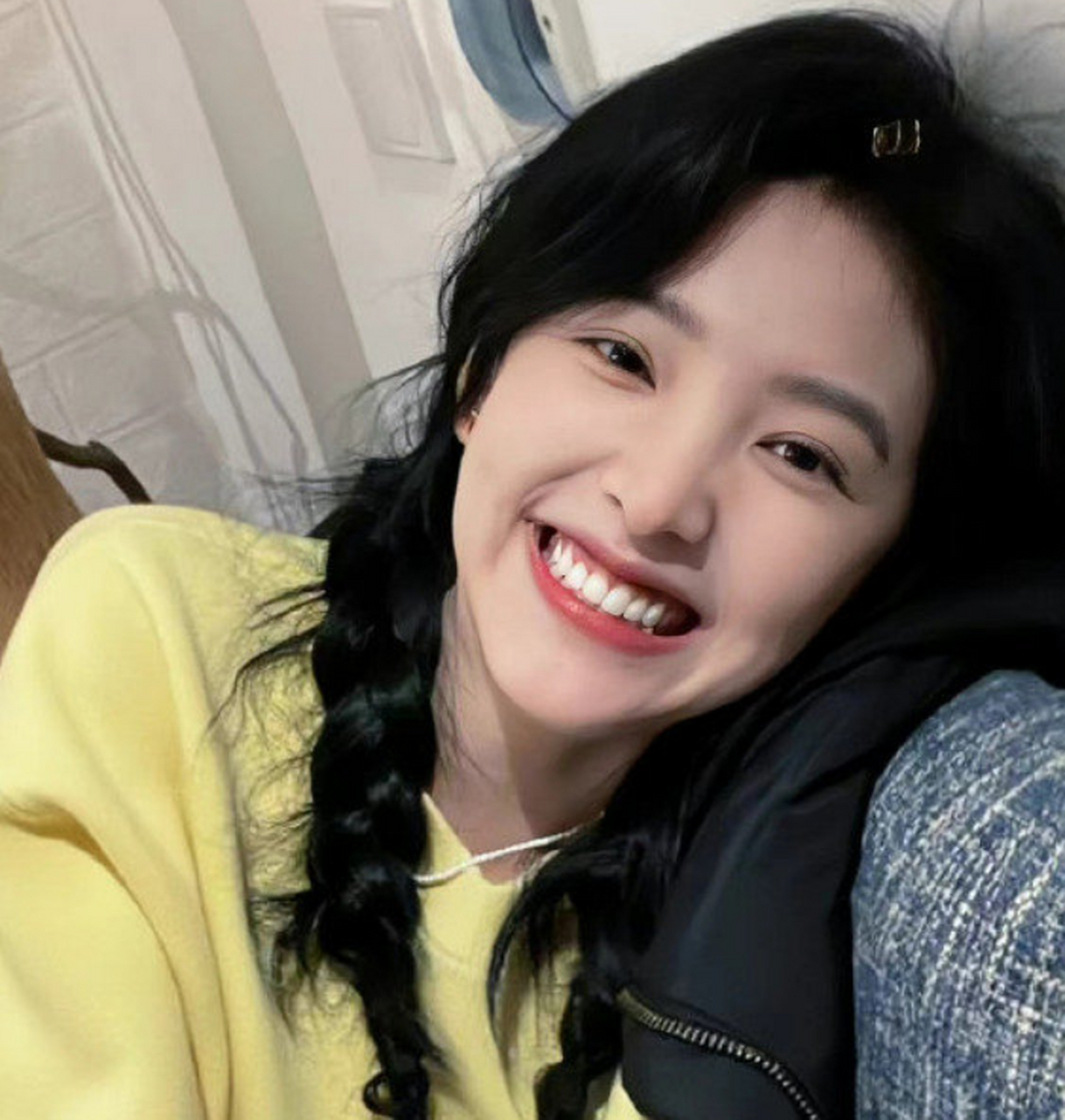 章若楠这笑容冰山都融化了,太美了 #章若楠