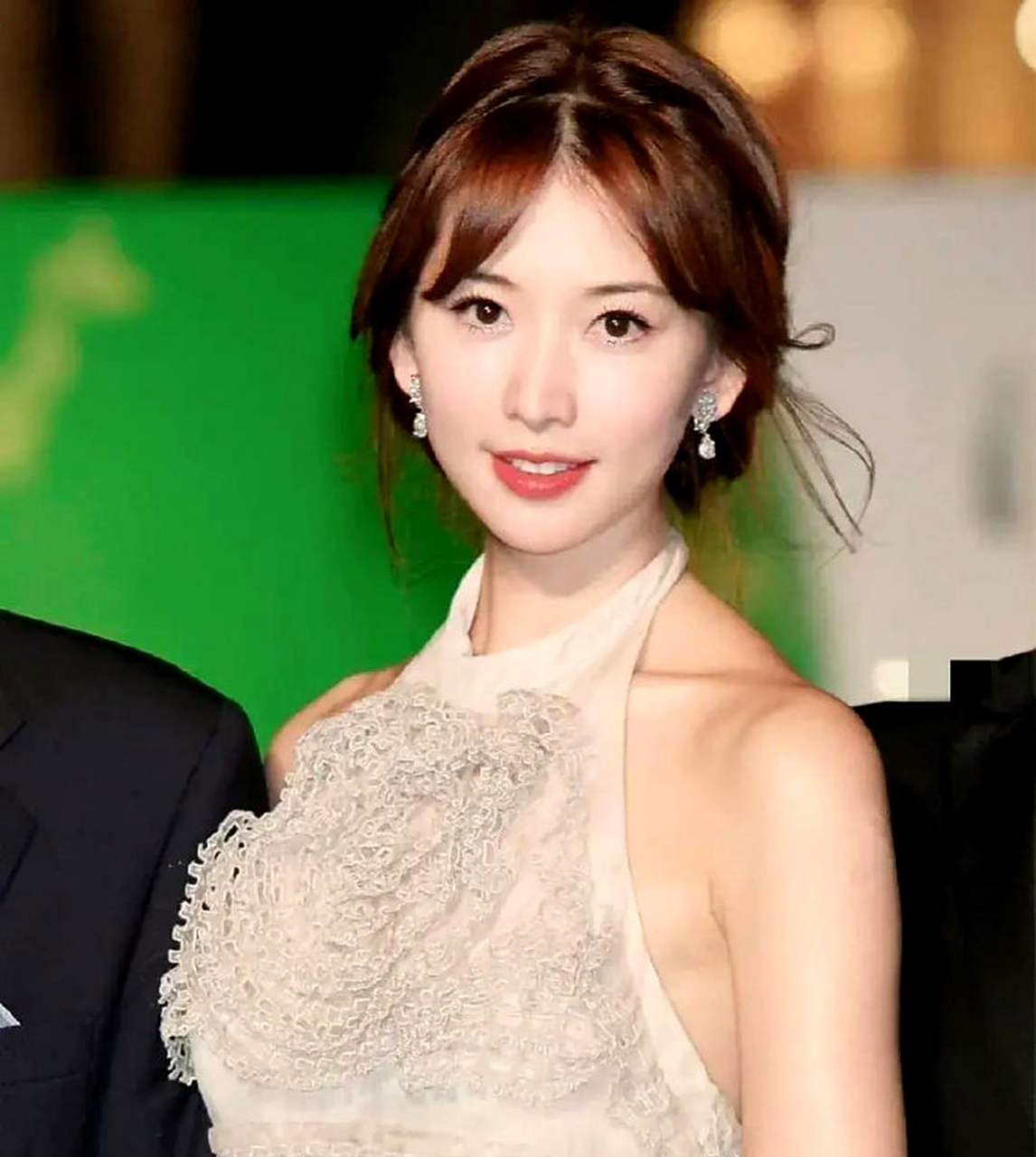 林志玲早期的照片让人喜欢,她的颜值美丽清纯.