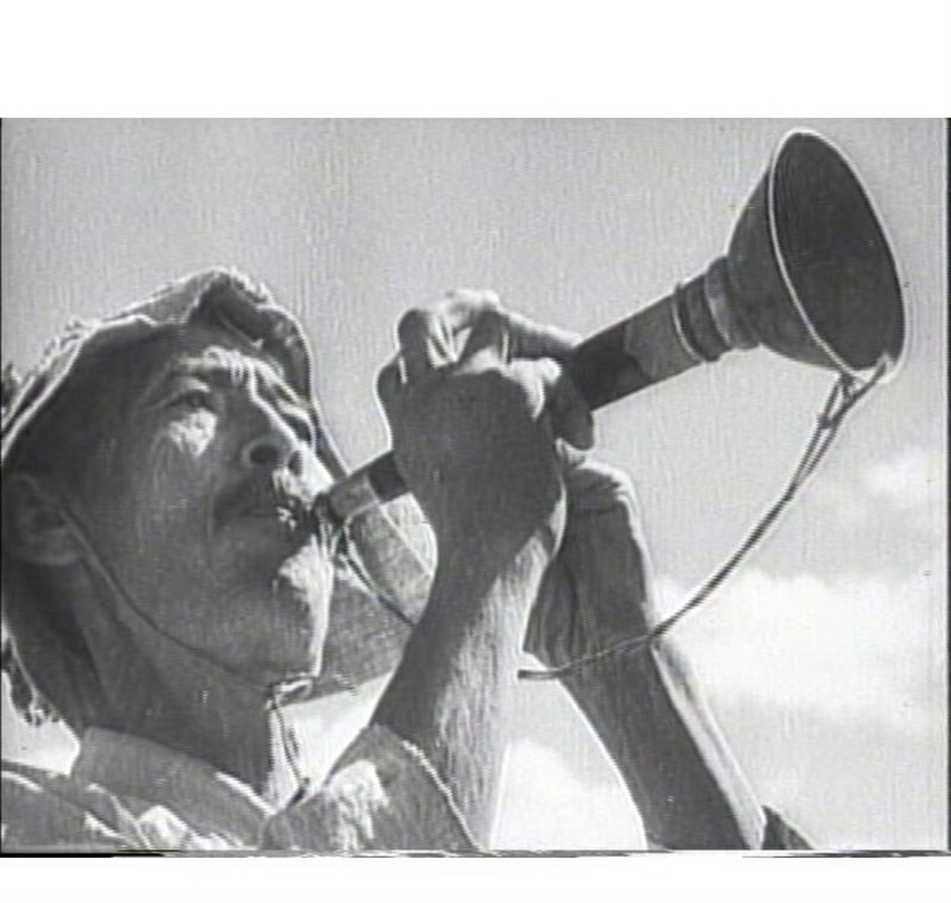 长唢呐是朝鲜民族传统木管乐器.