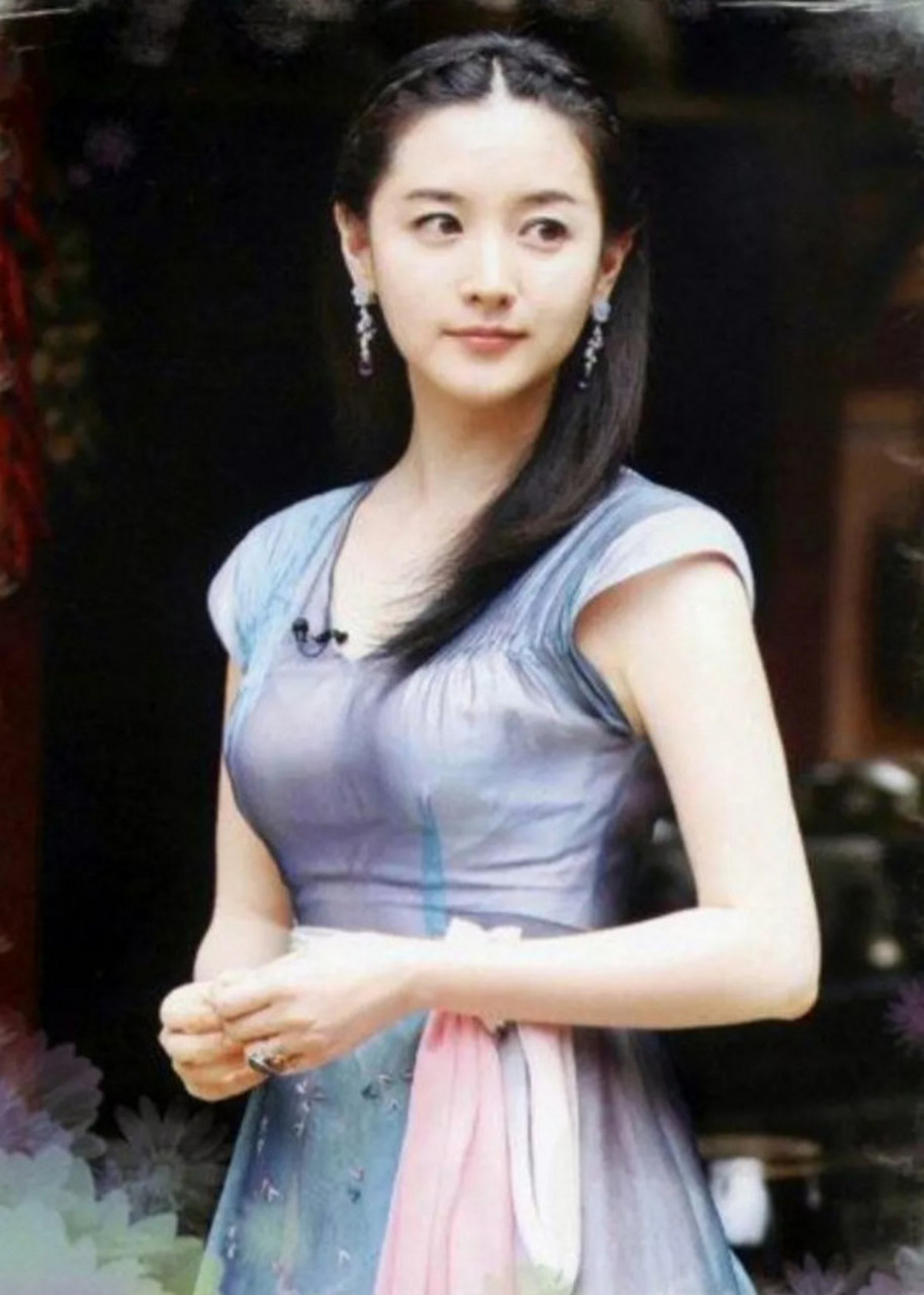 心目中韩国第一美人李英爱,气质如兰.年轻时,非常惊艳.