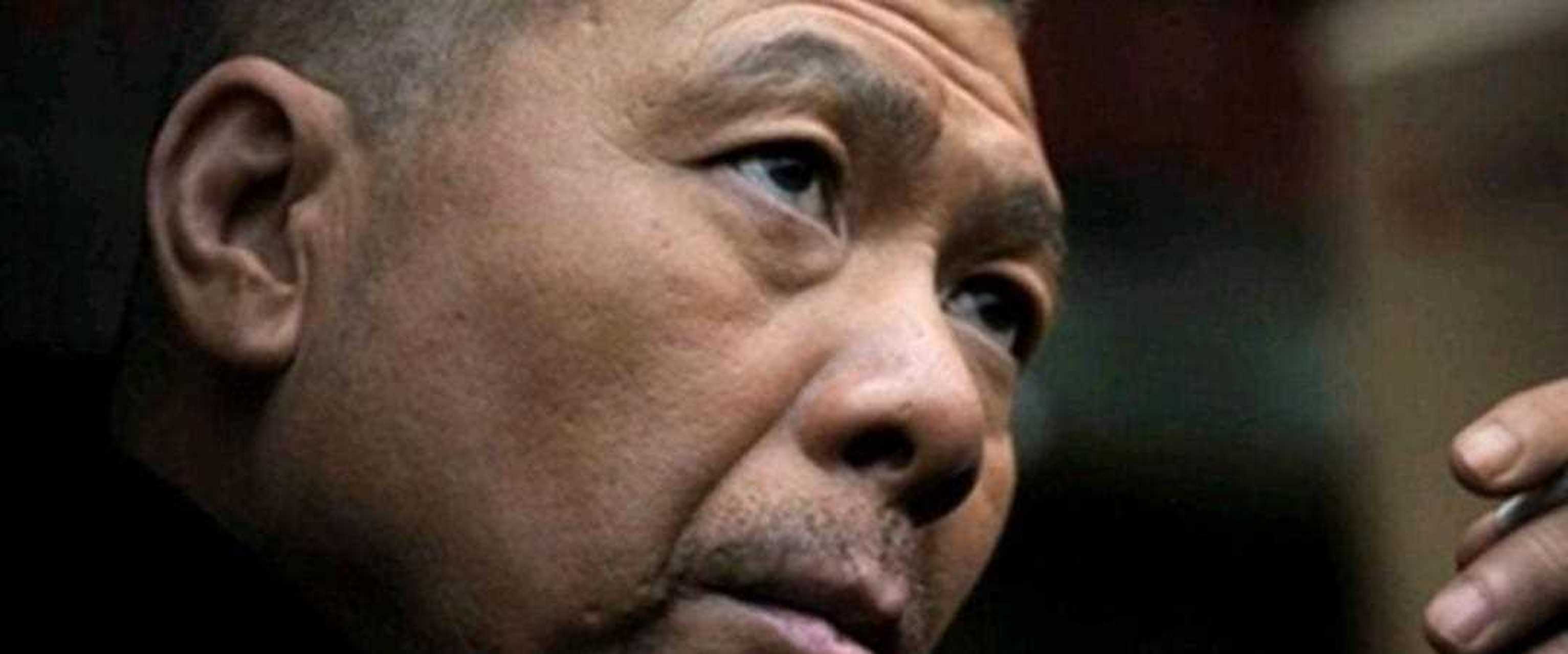 2014年,管虎筹拍《老炮儿》,想请冯小刚出演"六爷",没想到,冯小刚听说