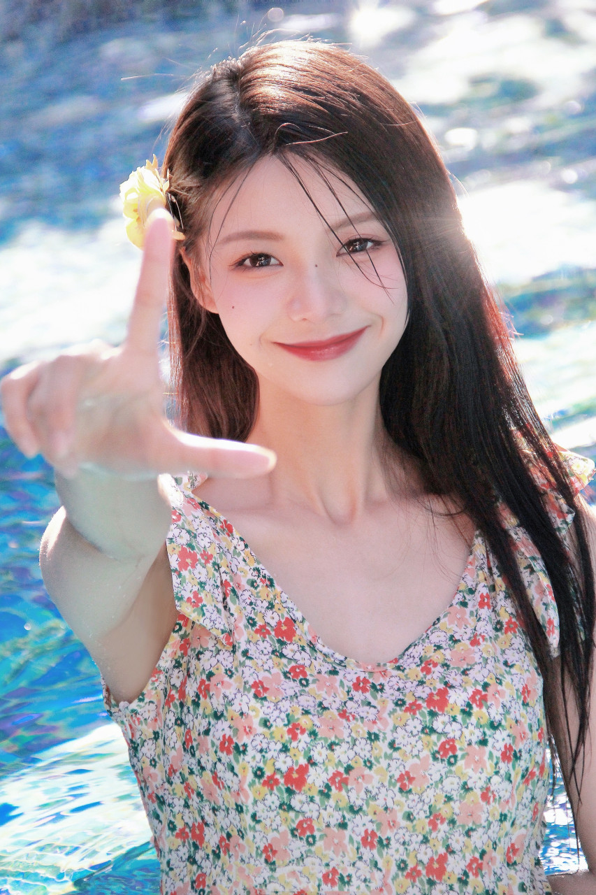 陈佳莹,你不会在偷偷喜欢我吧?#陈佳莹# #明星娱乐# #时尚