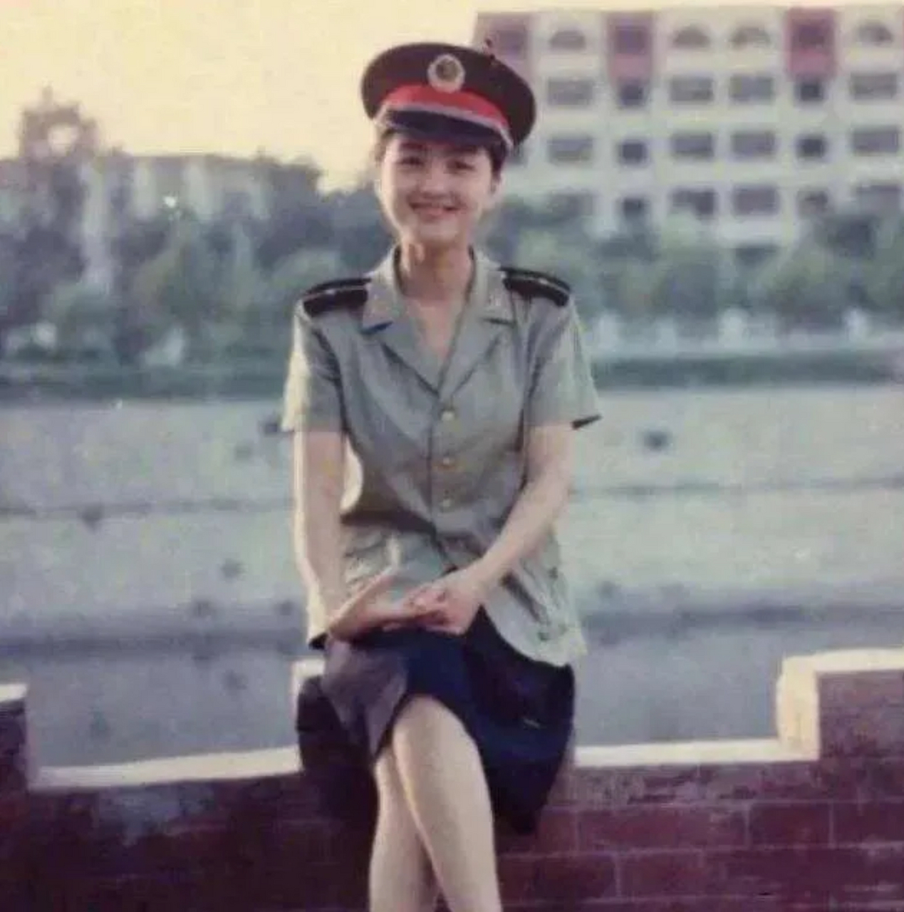 上世纪90年代女性服装图片