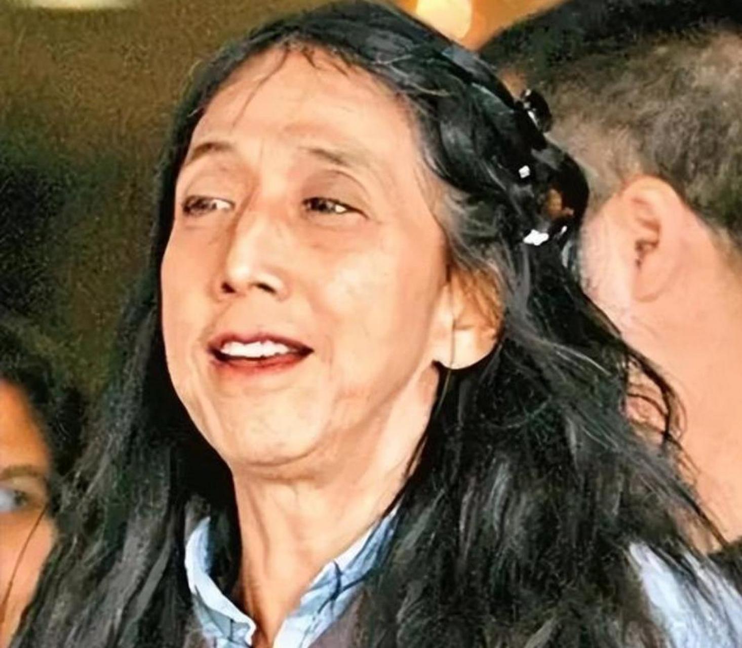 黎婉华用美貌和家室扶持了赌王,却为后面的妾们做了嫁衣裳!