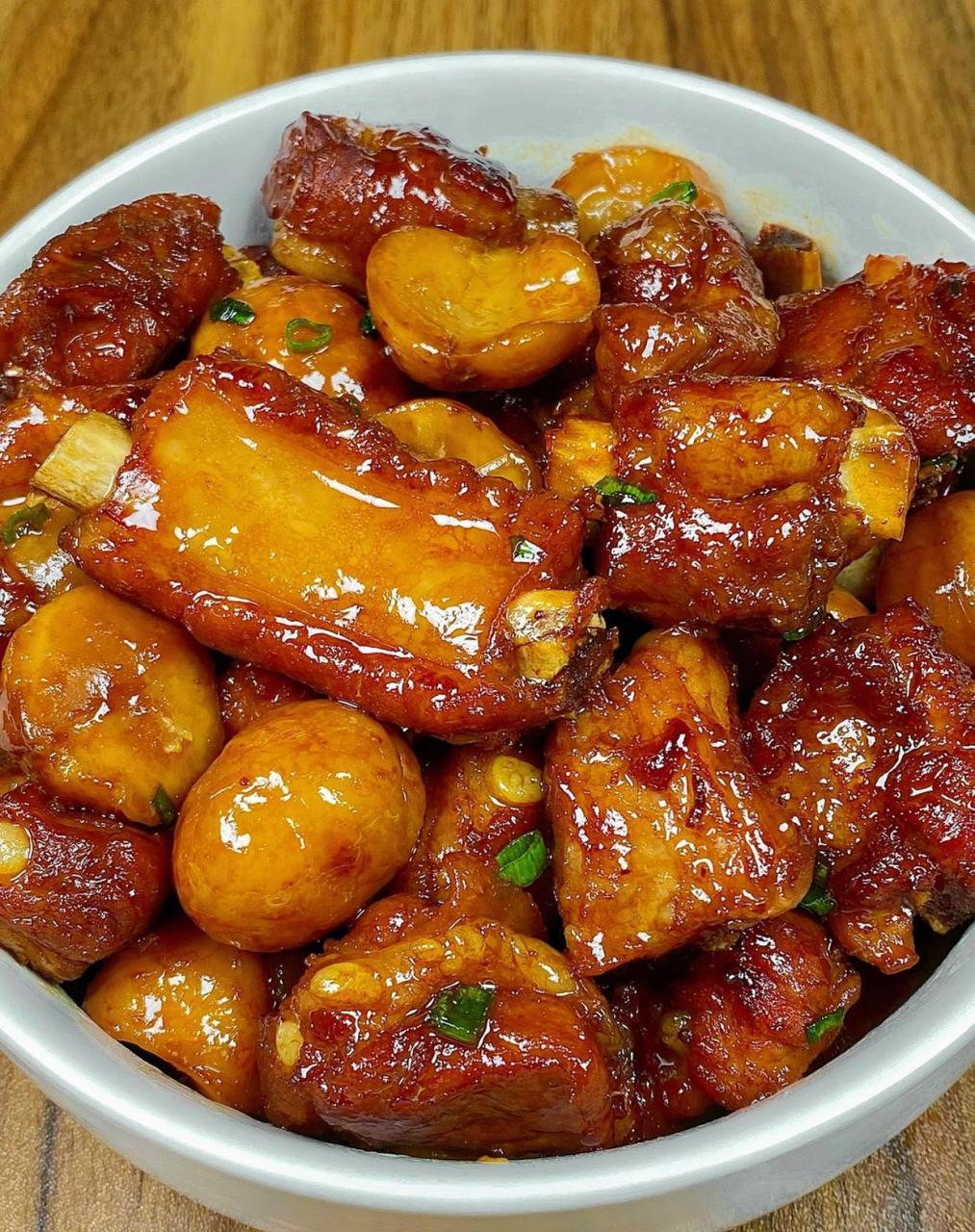 好吃到吮指的板栗炖排骨酱汁浓郁香的流油|||秋冬天就应该吃上软糯