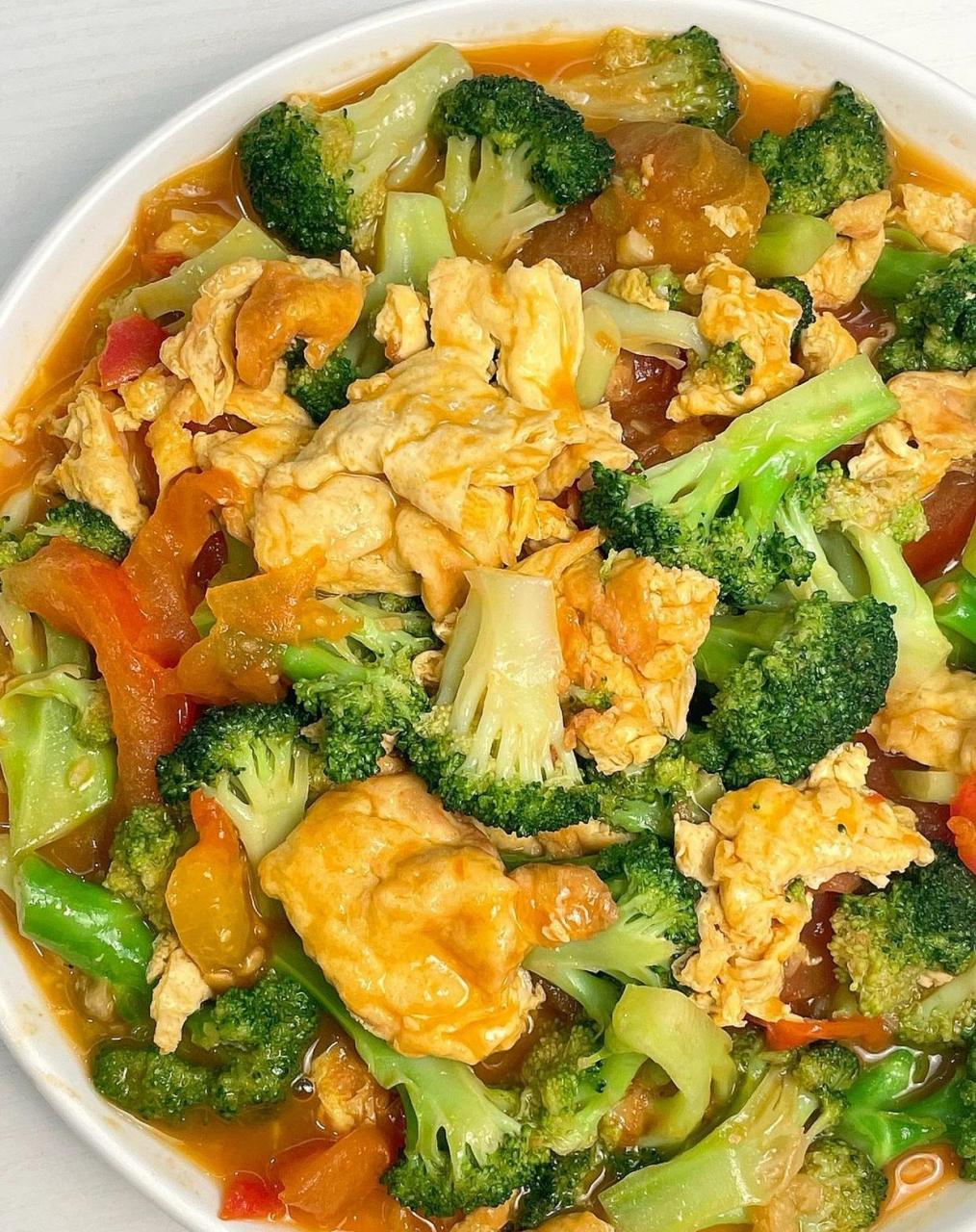 9799食材:西兰花,番茄,鸡蛋 9799步骤: 1,西兰花焯熟