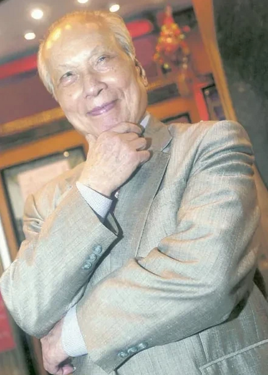 1964年,曹达华在澳门赌场输了3亿身价,放到现在值1500亿,赌王于心不忍