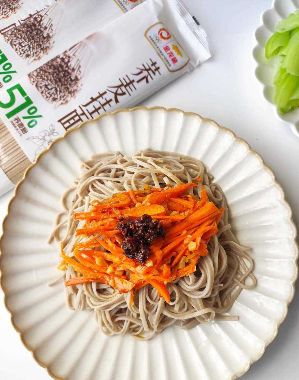 用金龙鱼的荞麦面,做了牛肉酱拌面,简单又快手[阴险] 金龙鱼荞麦面1份