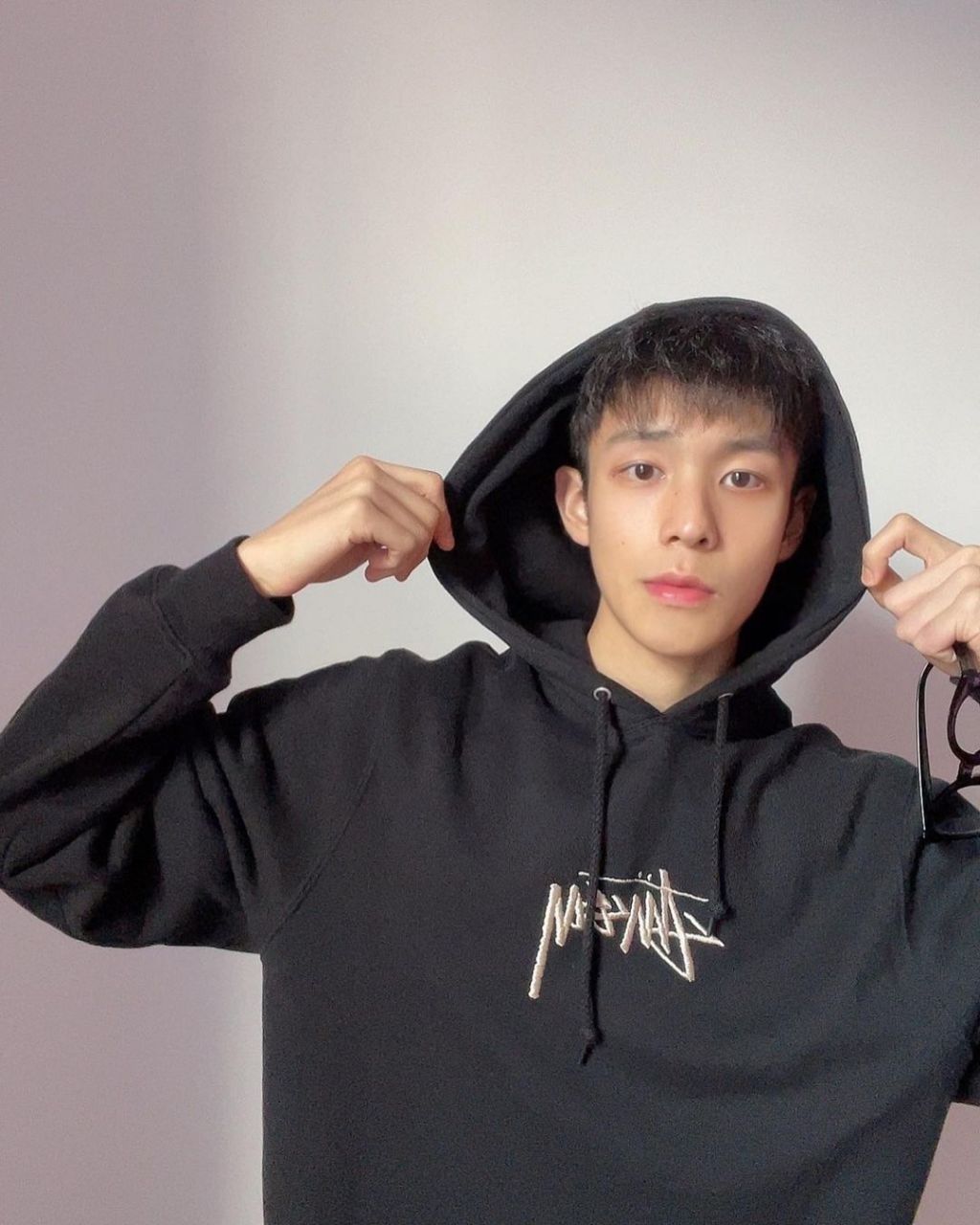 乐仔levi 的最新时尚搭配,我觉得风格很不错.