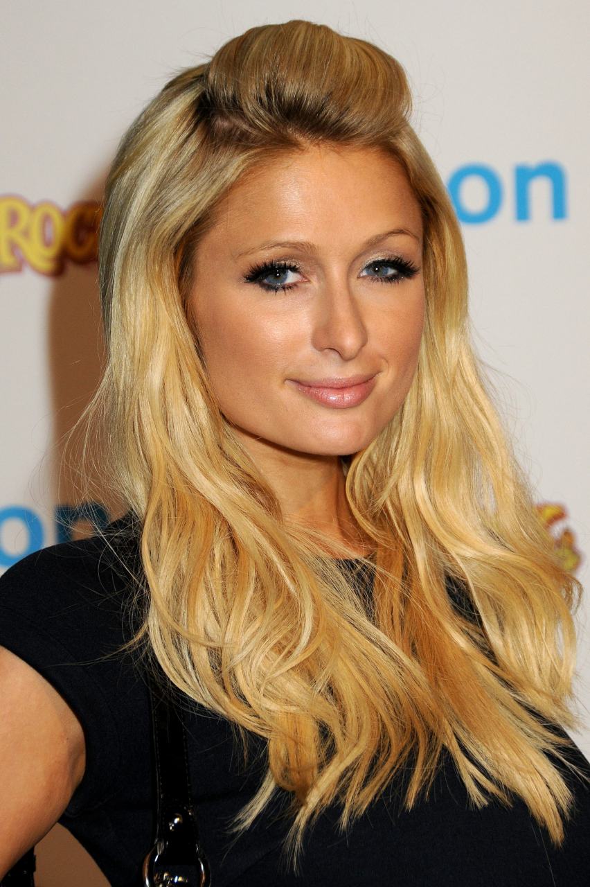 还有人记得美国第一名媛帕里斯·希尔顿吗?