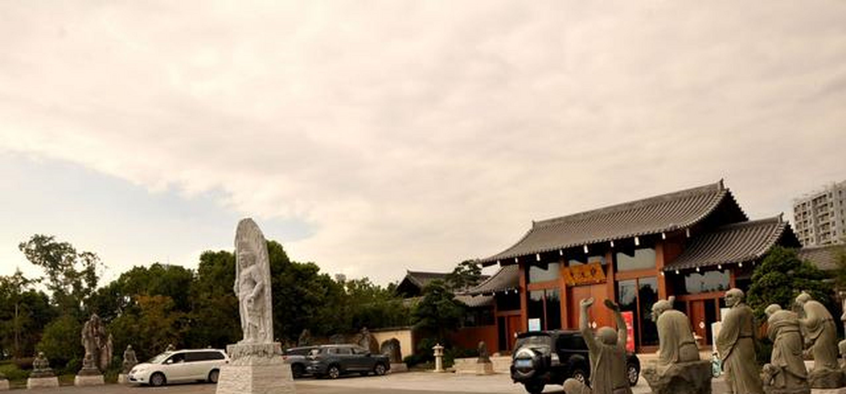 与众不同的寺庙名称,上海浦东法华学问寺传递出古今建筑全新理念