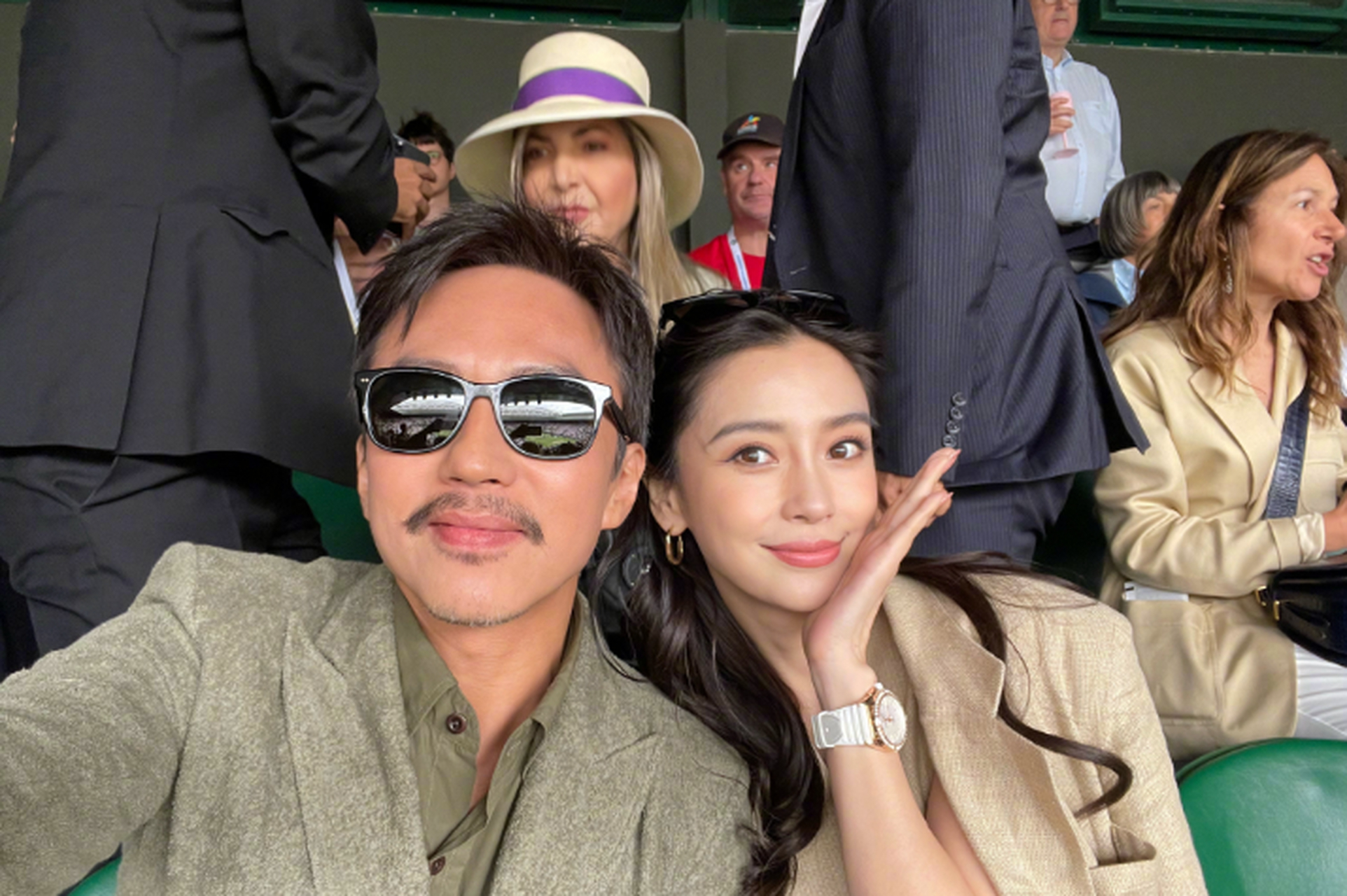 邓超baby姐,叔侄合体,表情同步  超哥超哥还是那么帅,baby虽然34岁了