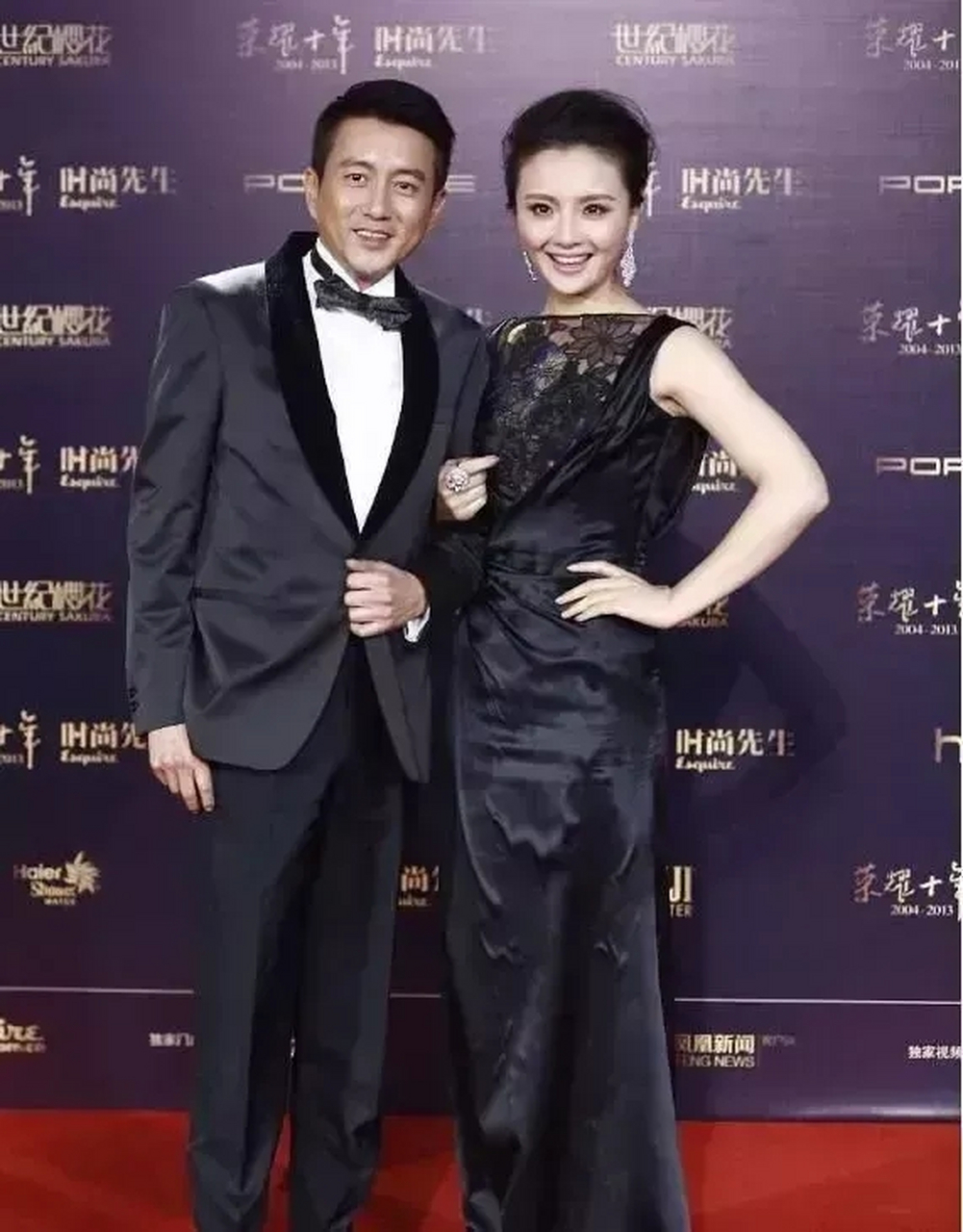 杜汐姑姑,孙茜携老公蔡远航走红毯,穿黑色露背礼裙,优雅高贵,大秀美背