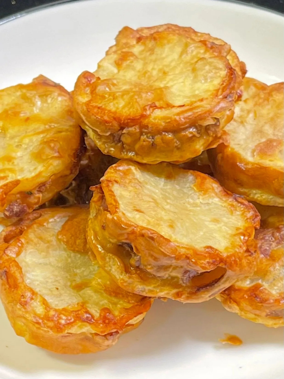 土豆夹肉饼外焦里糯,一口咬下去嘎嘎香脆 一出锅直接香迷糊了  做法