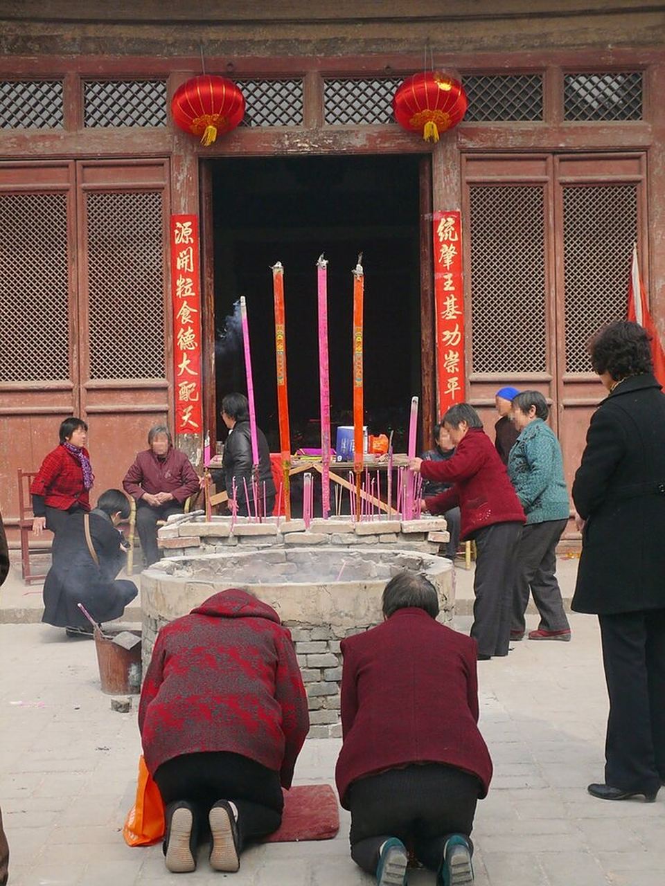 年轻人的第一柱香#磕头须知:如磕头的话就要注意步骤了,烧香拜佛是有