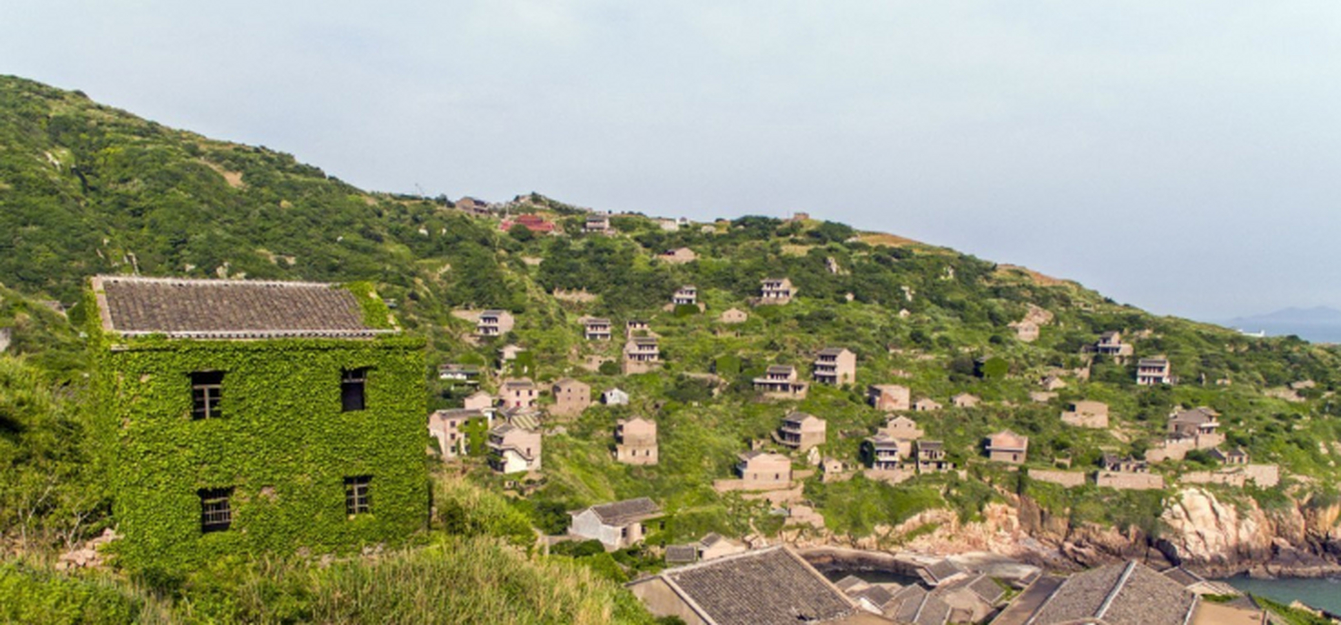 这个村庄就是后头湾村,在我们国家富裕的村子有很多,这个村子曾经是最