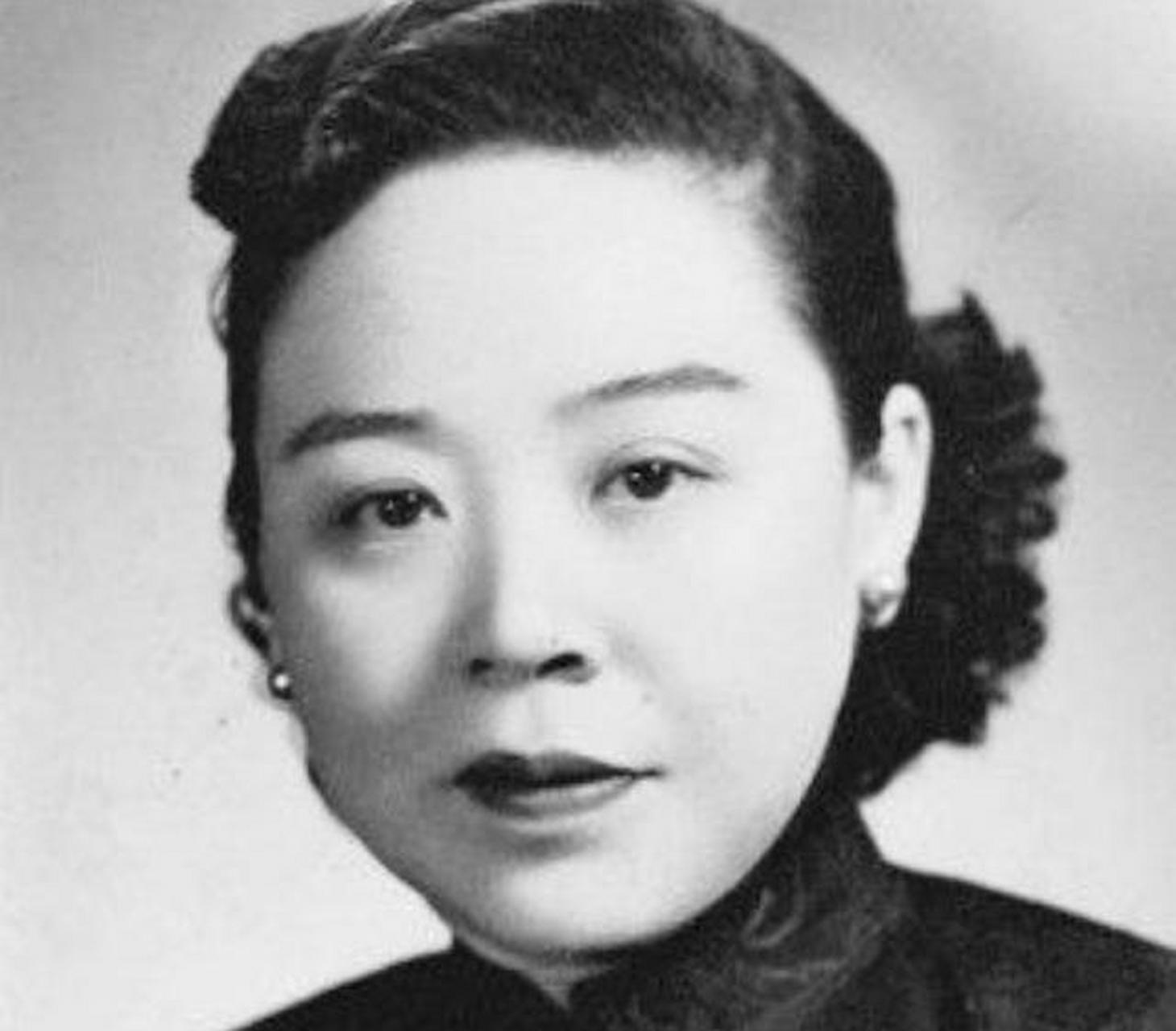 1986年,白崇禧的女儿白先慧乔装打扮,悄悄地回到了大陆.