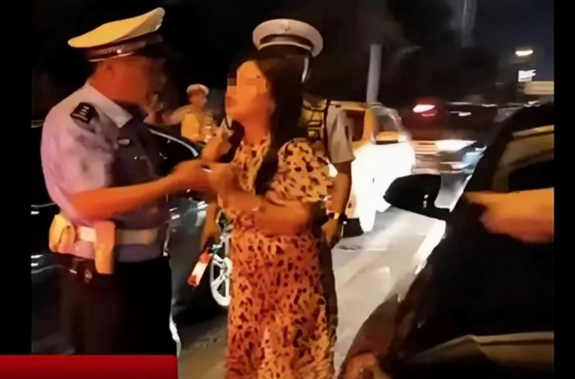 宝马女司机醉驾撞人拖行案下周开庭 去年9月,湖南娄底宝马女司机醉驾