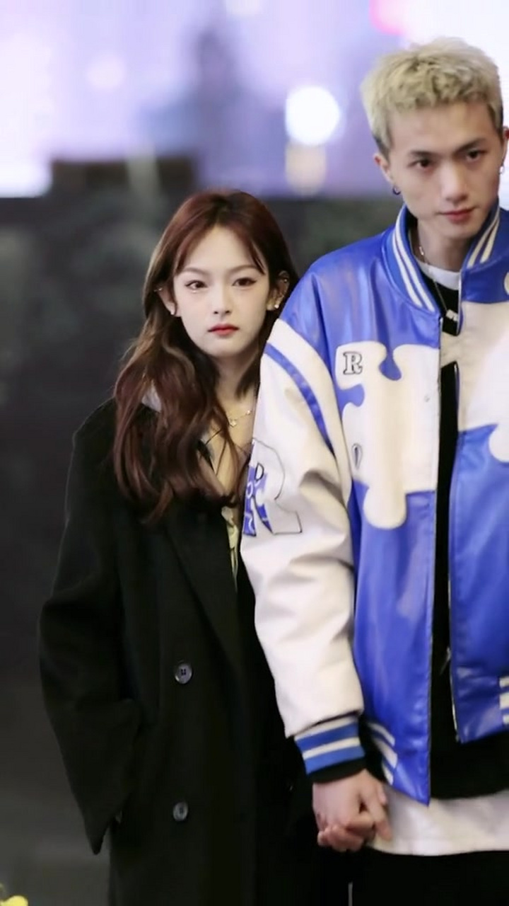 你喜欢的周周小可爱来啦!