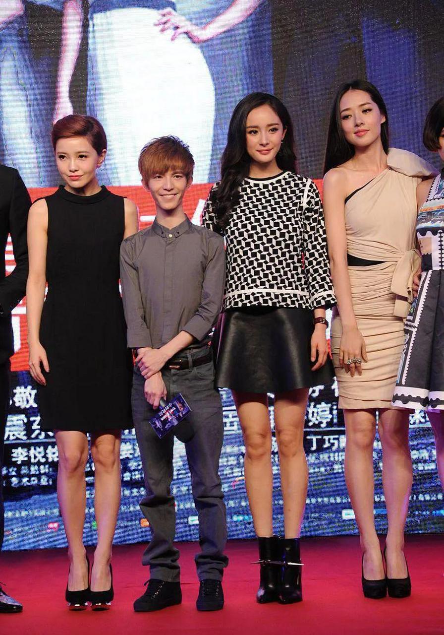 杨幂与郭碧婷合照,这样一对比,觉得杨幂很好看!