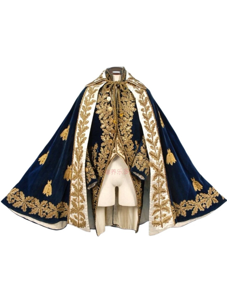 oc人狂喜系列之欧式披风斗篷合集  欧式披风斗篷是一种经典的服饰配件