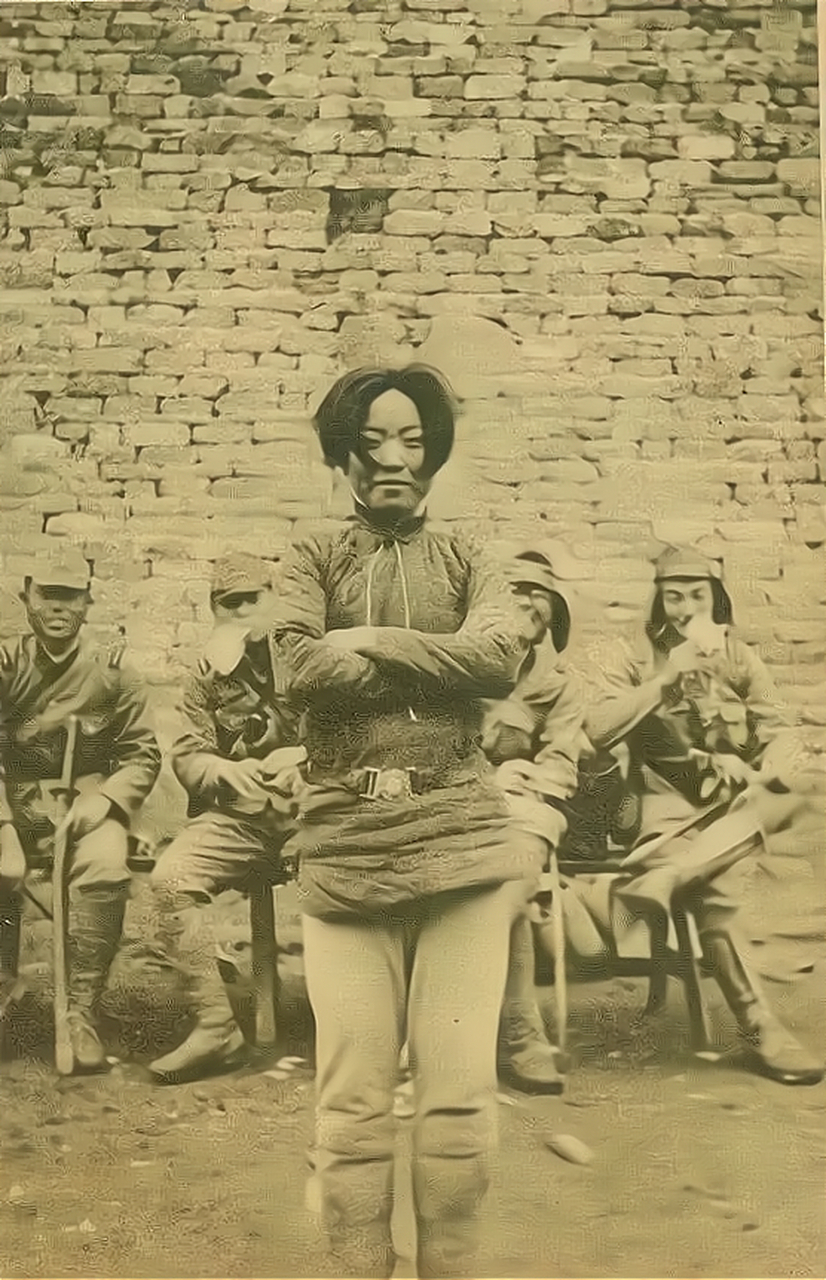 1938年,24岁的女兵程华被日军强奸,各种残忍的刑罚和侮辱,她就是咬紧