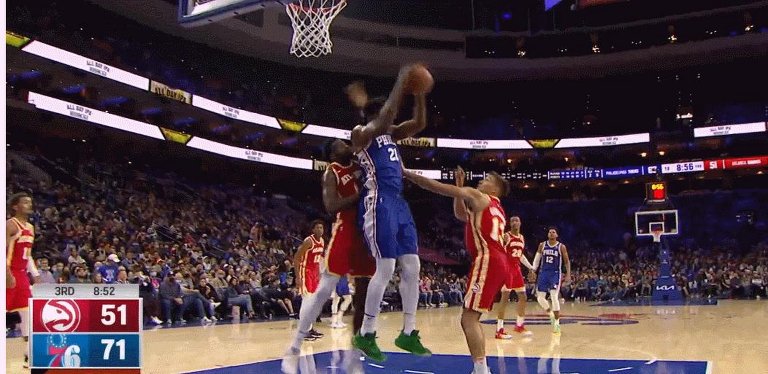 gif创作人# 本赛季联盟1号中锋(约基奇 ),2号中锋(恩比德)可谓"同病