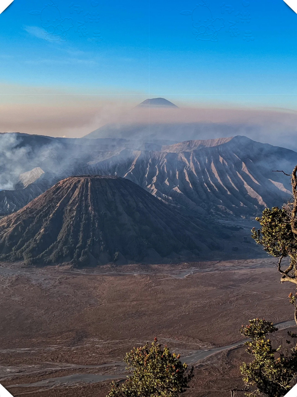 9997  凌晨2点,我们勇敢地踏上了印尼布罗莫火山的征程.