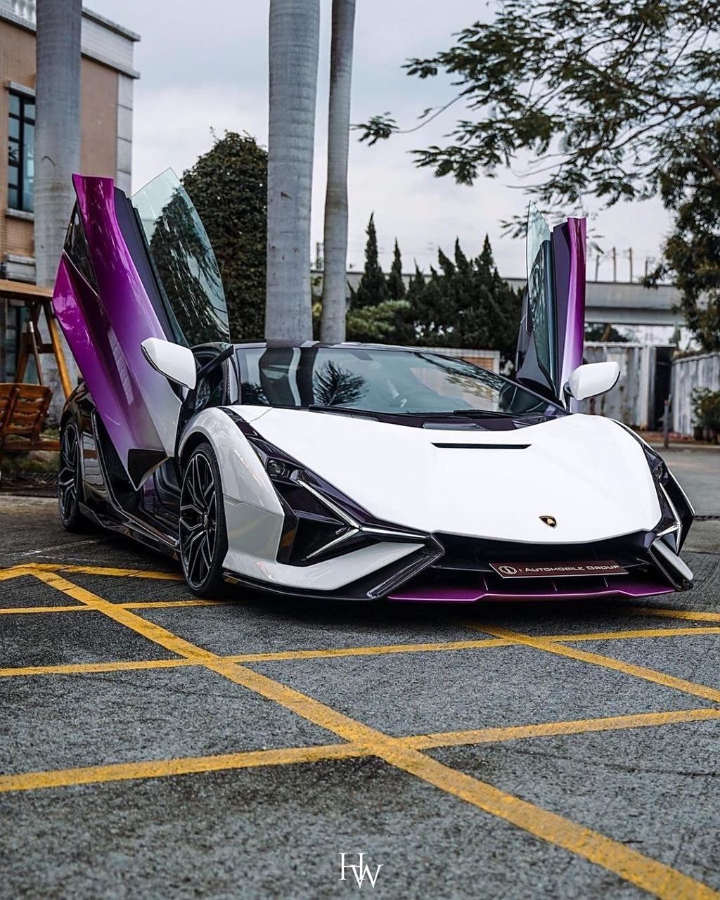 lamborghini sian fkp37 exterior: novo bianco//viola mithras