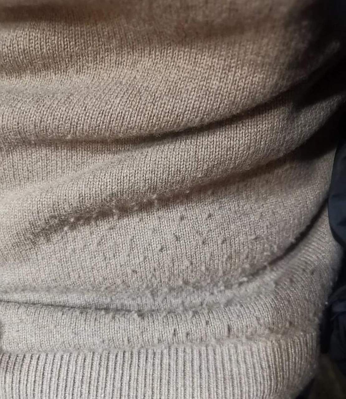 网友:1000多买的纯羊毛毛衣居然也会起球,是不是上当受骗了呀?🌚 #