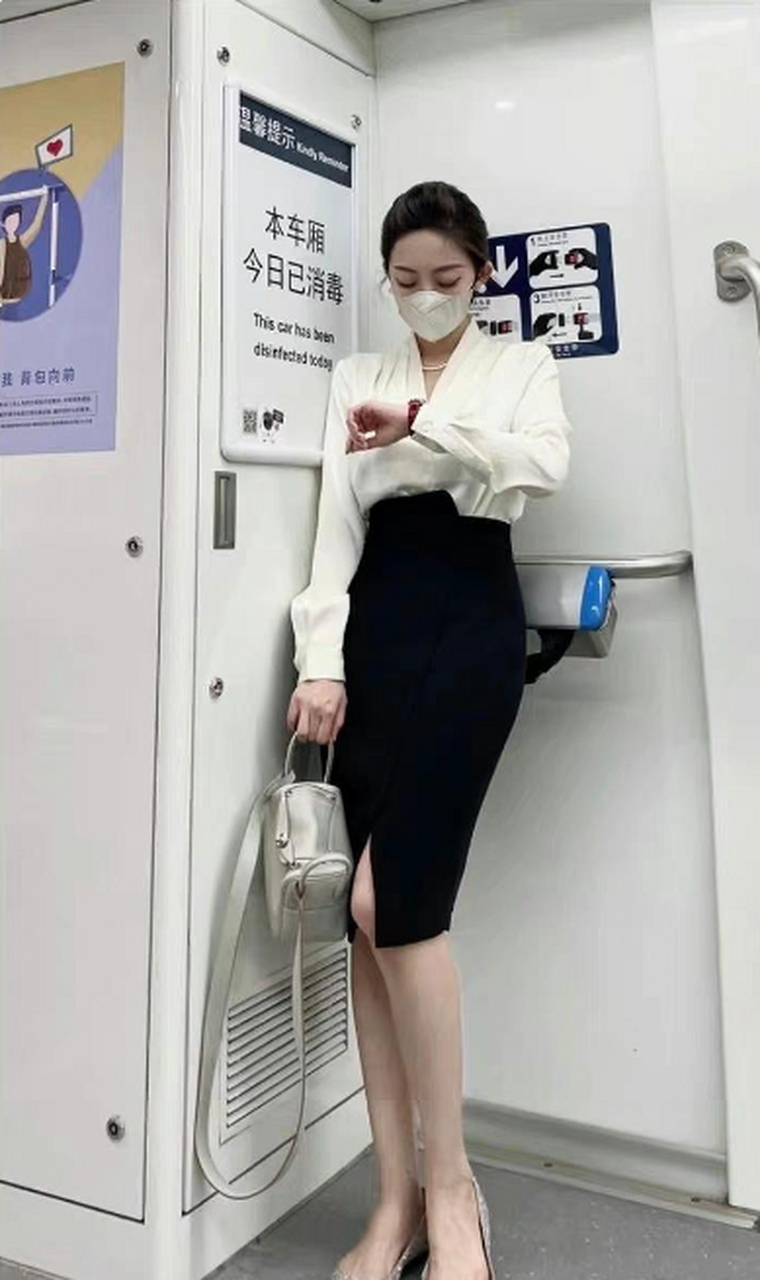 地铁高个子美女