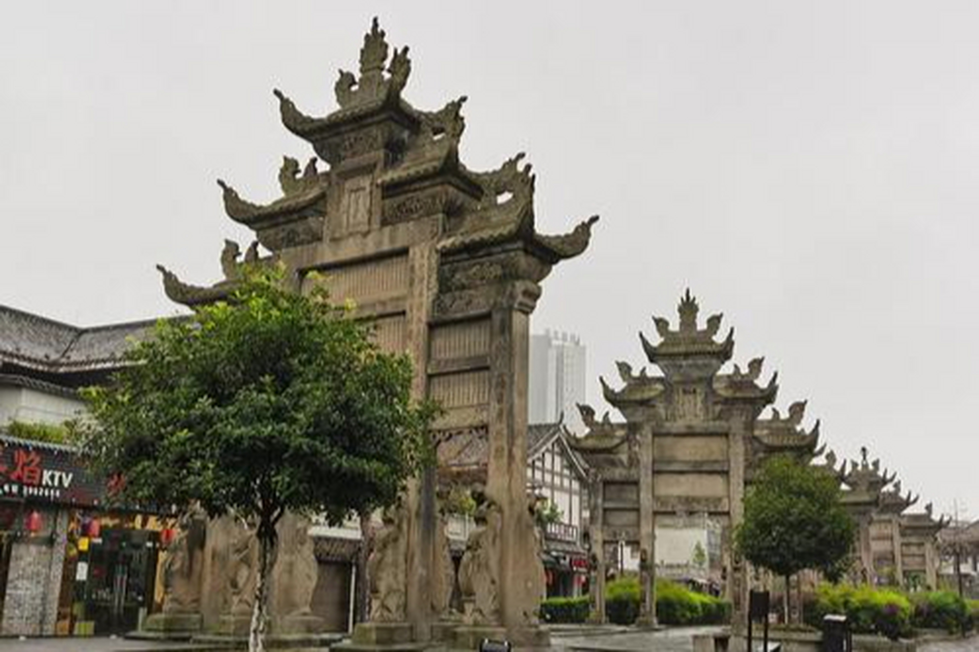 隆昌石牌坊,位于内江隆昌市,是国家4a级旅游景区,也是国家级非物质