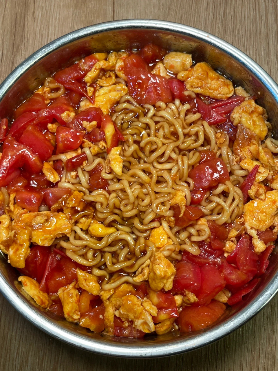 方便面太好吃了 酸甜软烂的番茄还有裹满酱汁的泡面 嗦一口就让你忘不