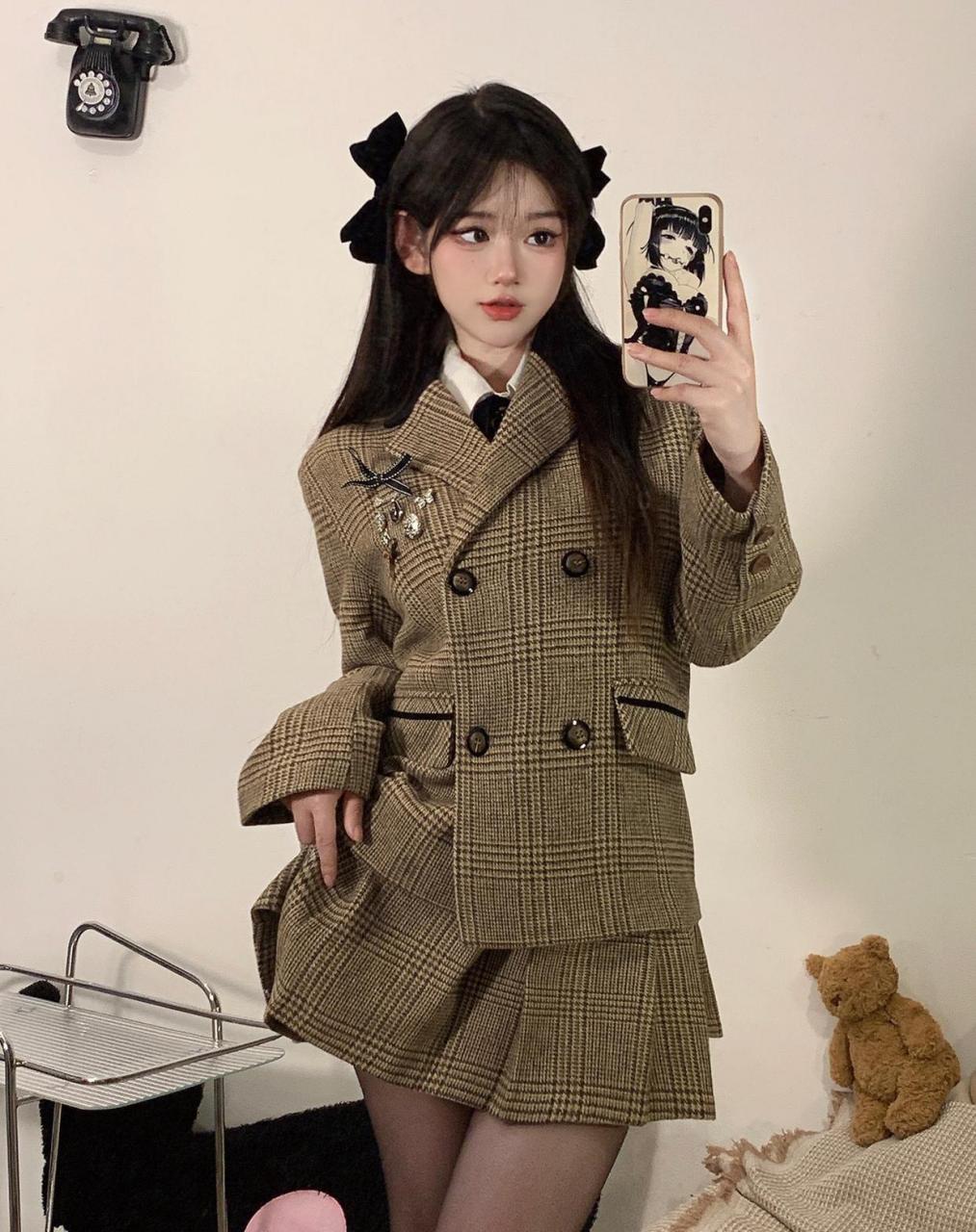 00后个性少女,日常甜美系穿搭