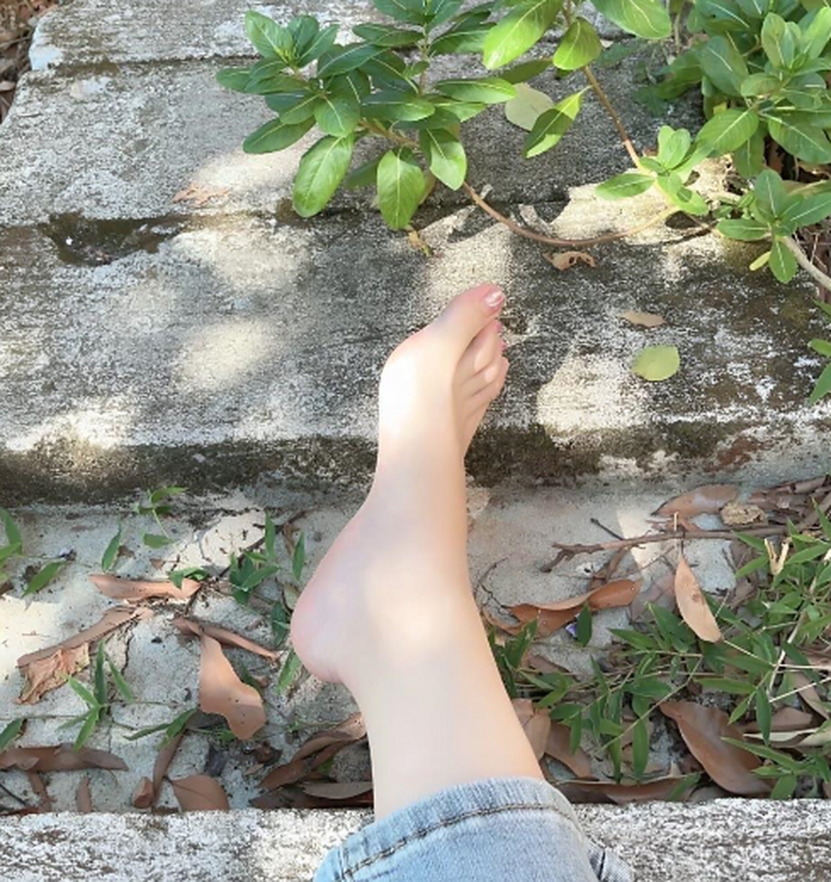 想要一个脚好看的女朋友陪你去踏青吗?