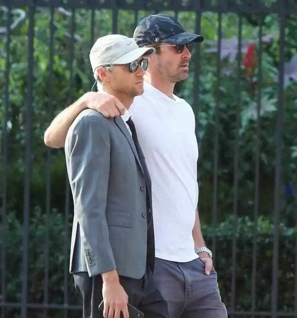 李·佩斯和男友婚后一年,变得沧桑清癯了!