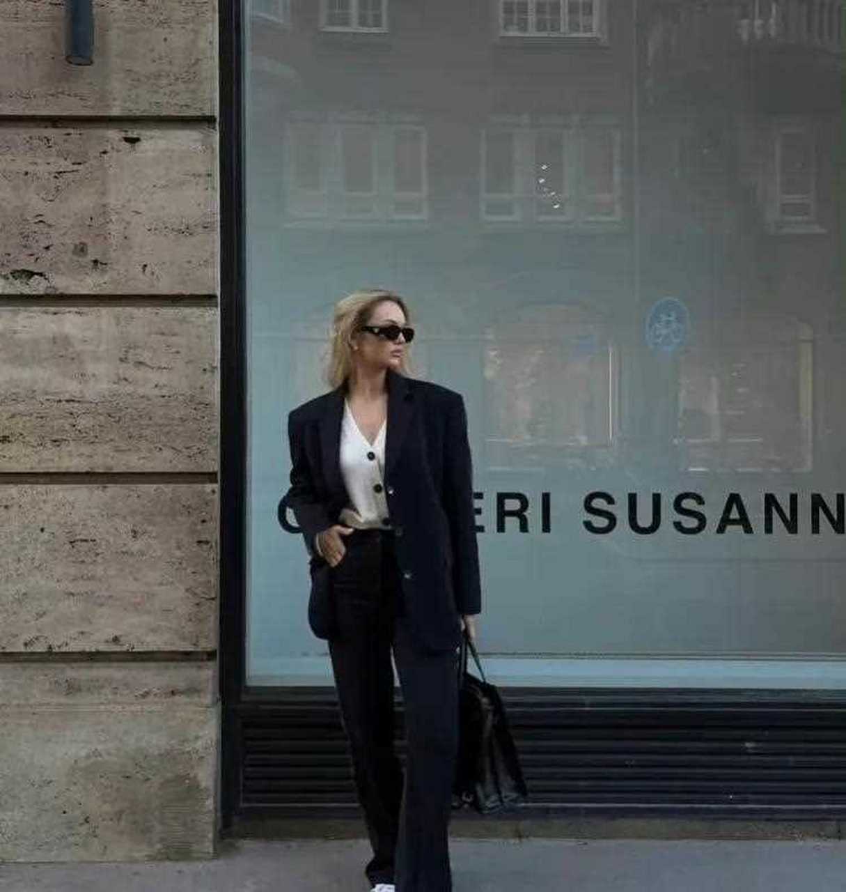 波兰时尚博主oliva简约穿搭 [委屈]