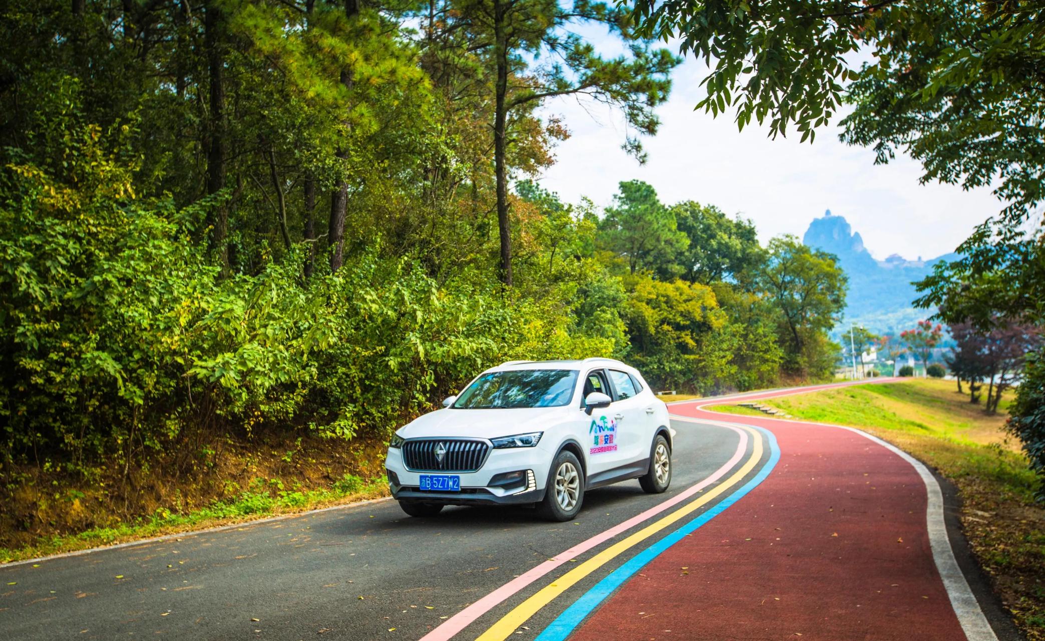 领动计划#  半月湖位于和县鸡笼山西北麓,面积1088亩,因形似半月故名