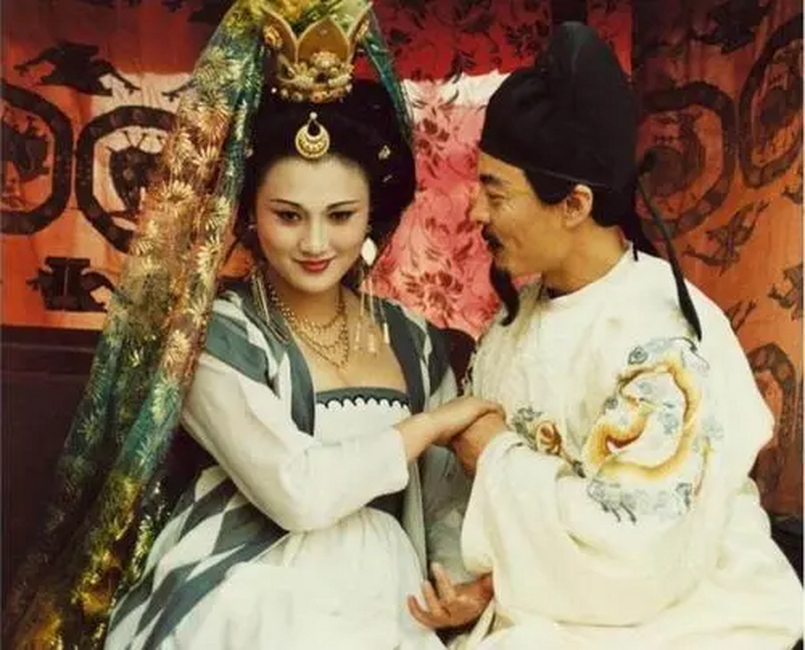 李隆基寂寞难耐,太监高力士就推荐儿媳杨玉环给李隆基,缺德的高力士