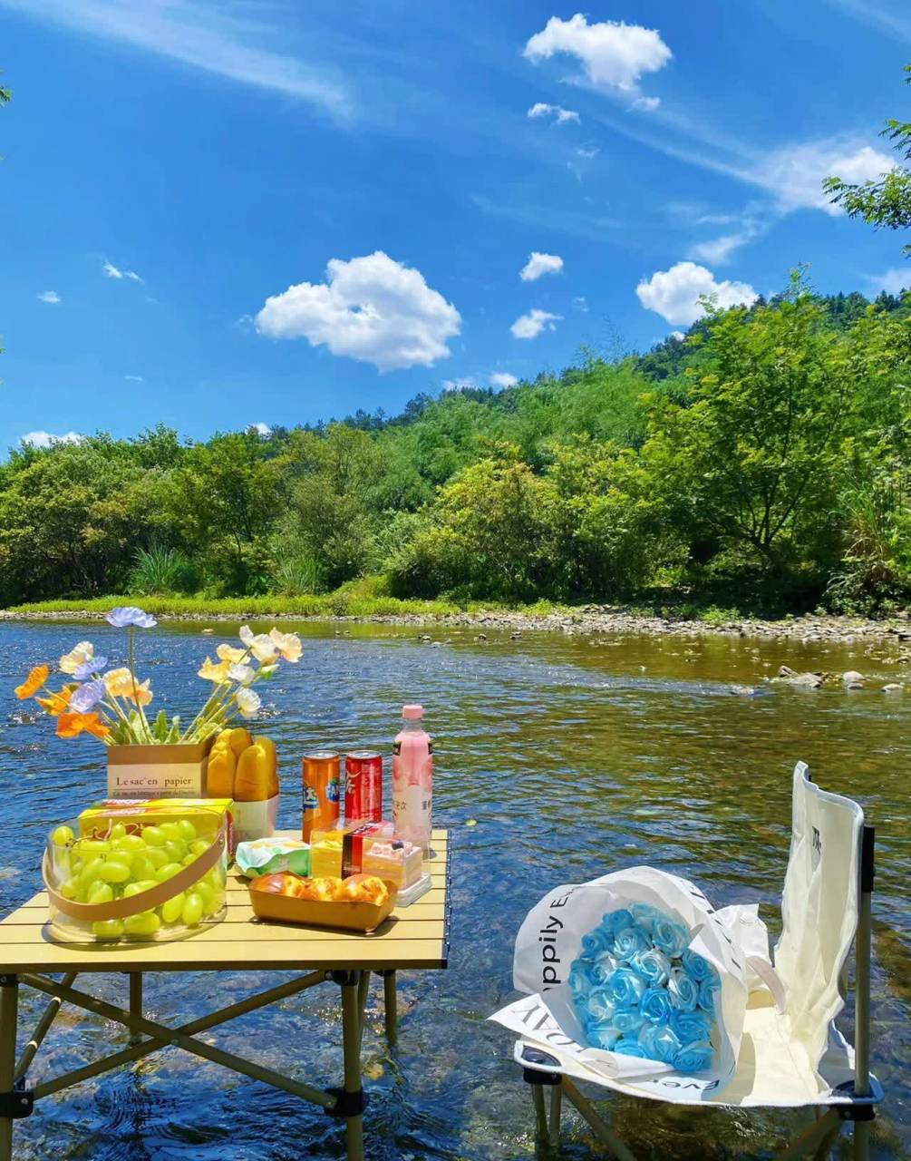 约上三五好友,一起去溪边露营吧!  !  !  ||夏天总是去小溪露营!