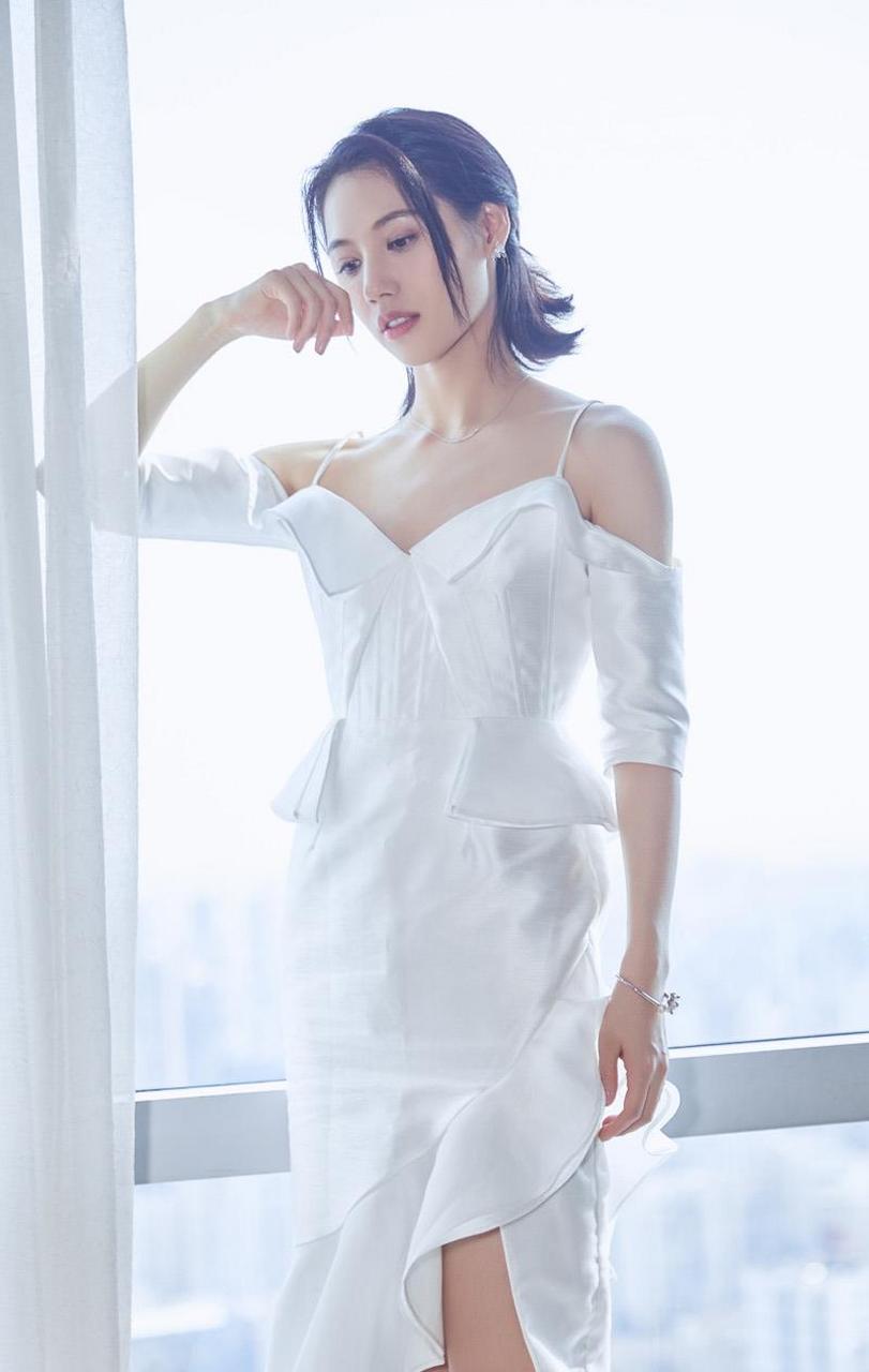 董琦:千娇百媚,秀丽端庄